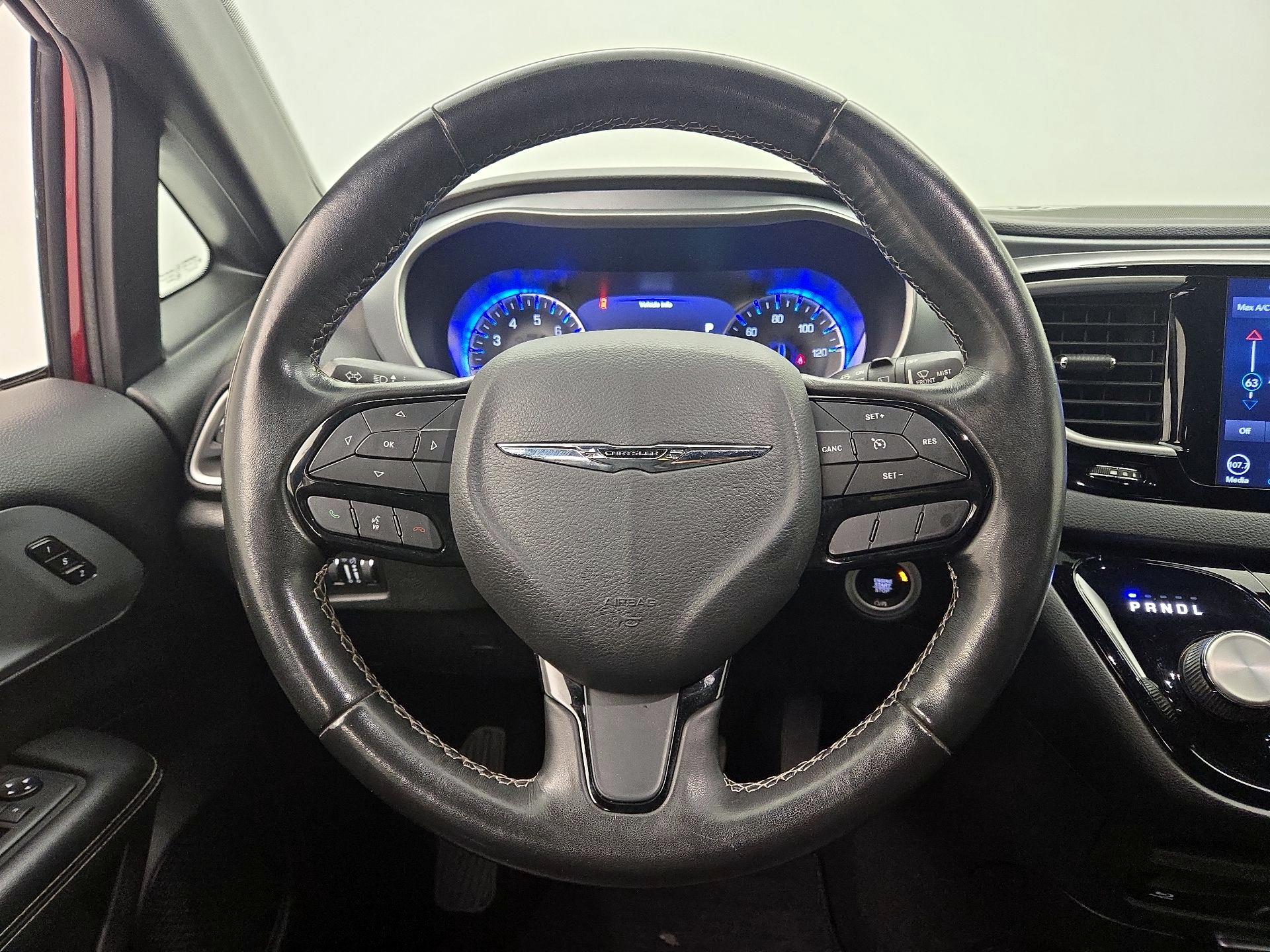 Thumbnail: 2020 Chrysler Pacifica - 10