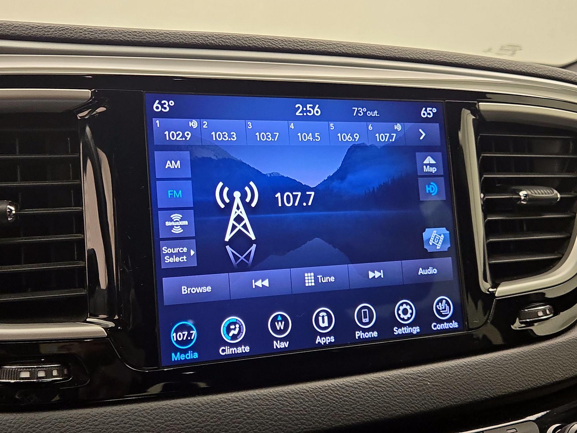Thumbnail: 2020 Chrysler Pacifica - 15