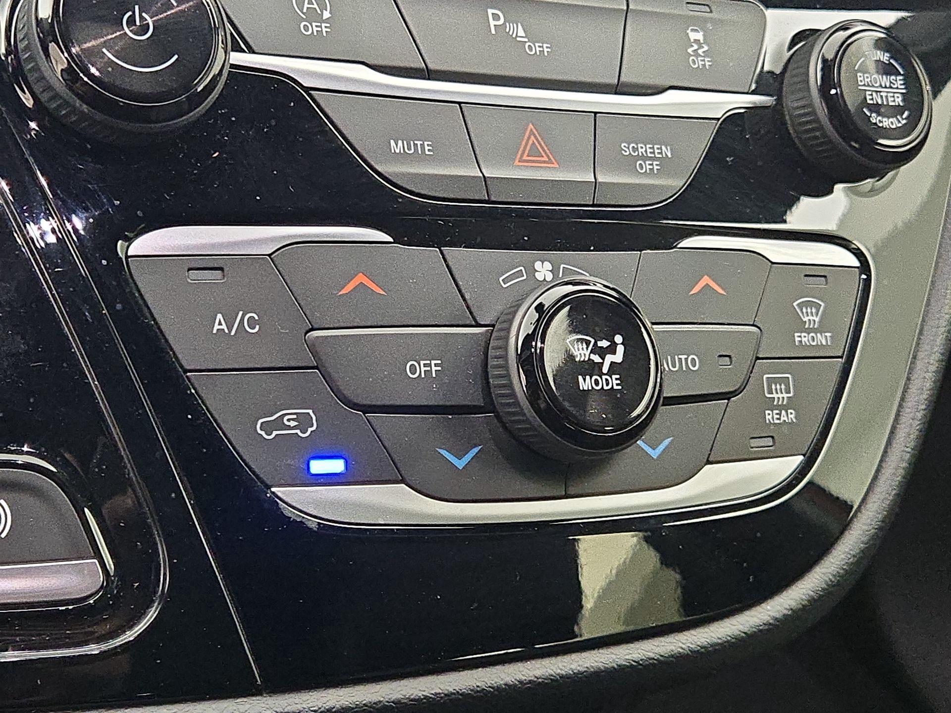 Thumbnail: 2020 Chrysler Pacifica - 16