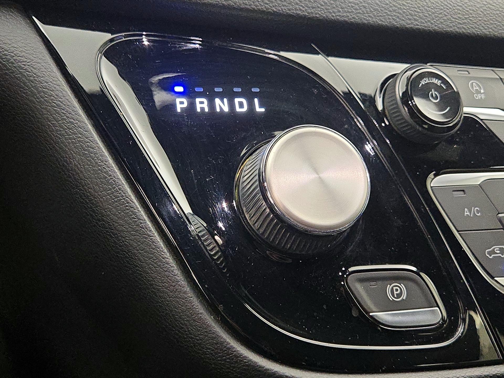 Thumbnail: 2020 Chrysler Pacifica - 17
