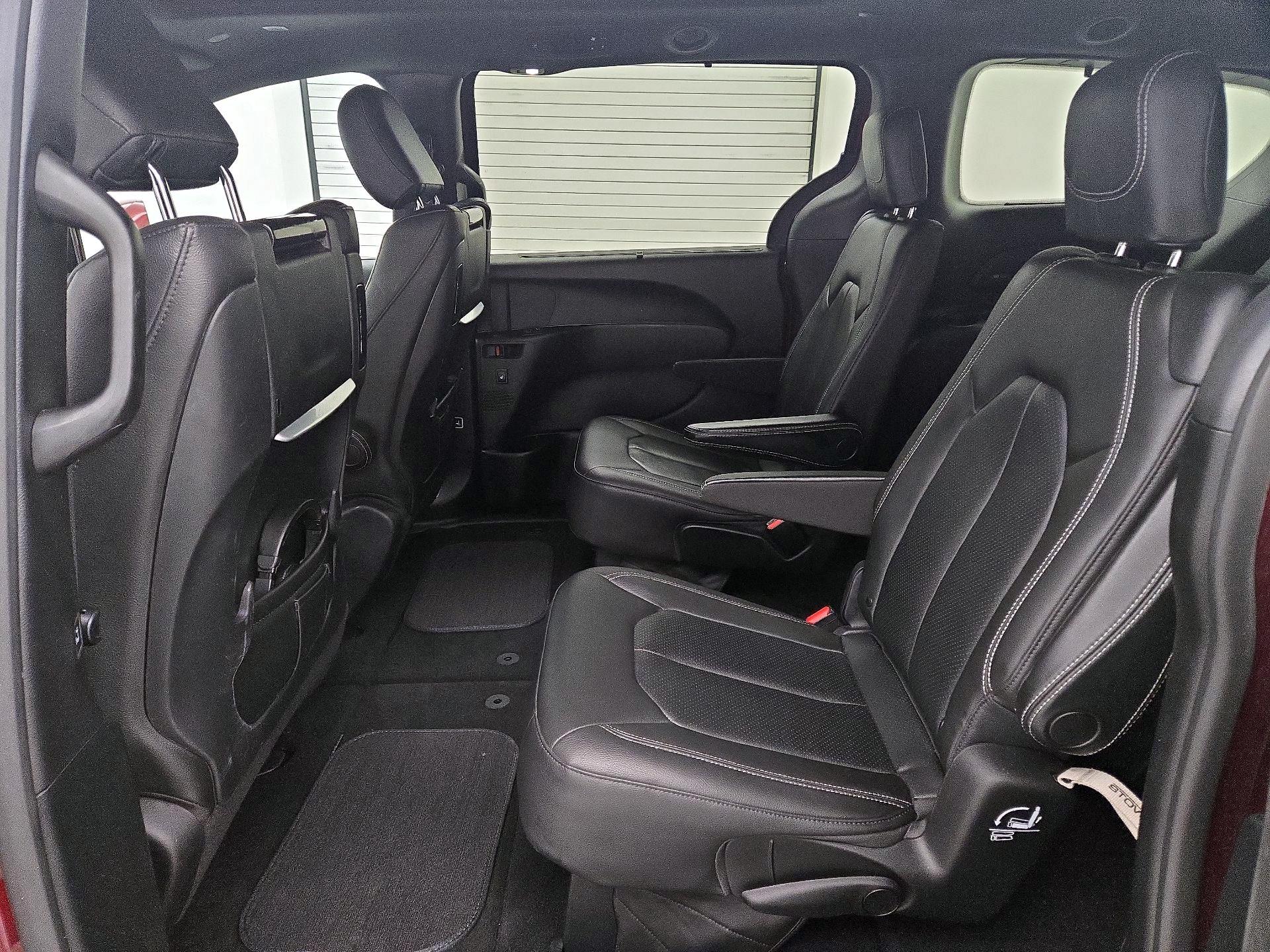 Thumbnail: 2020 Chrysler Pacifica - 20