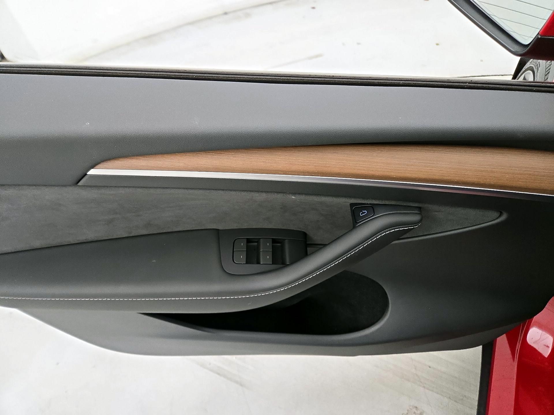 Thumbnail: 2023 Tesla Model Y - 12