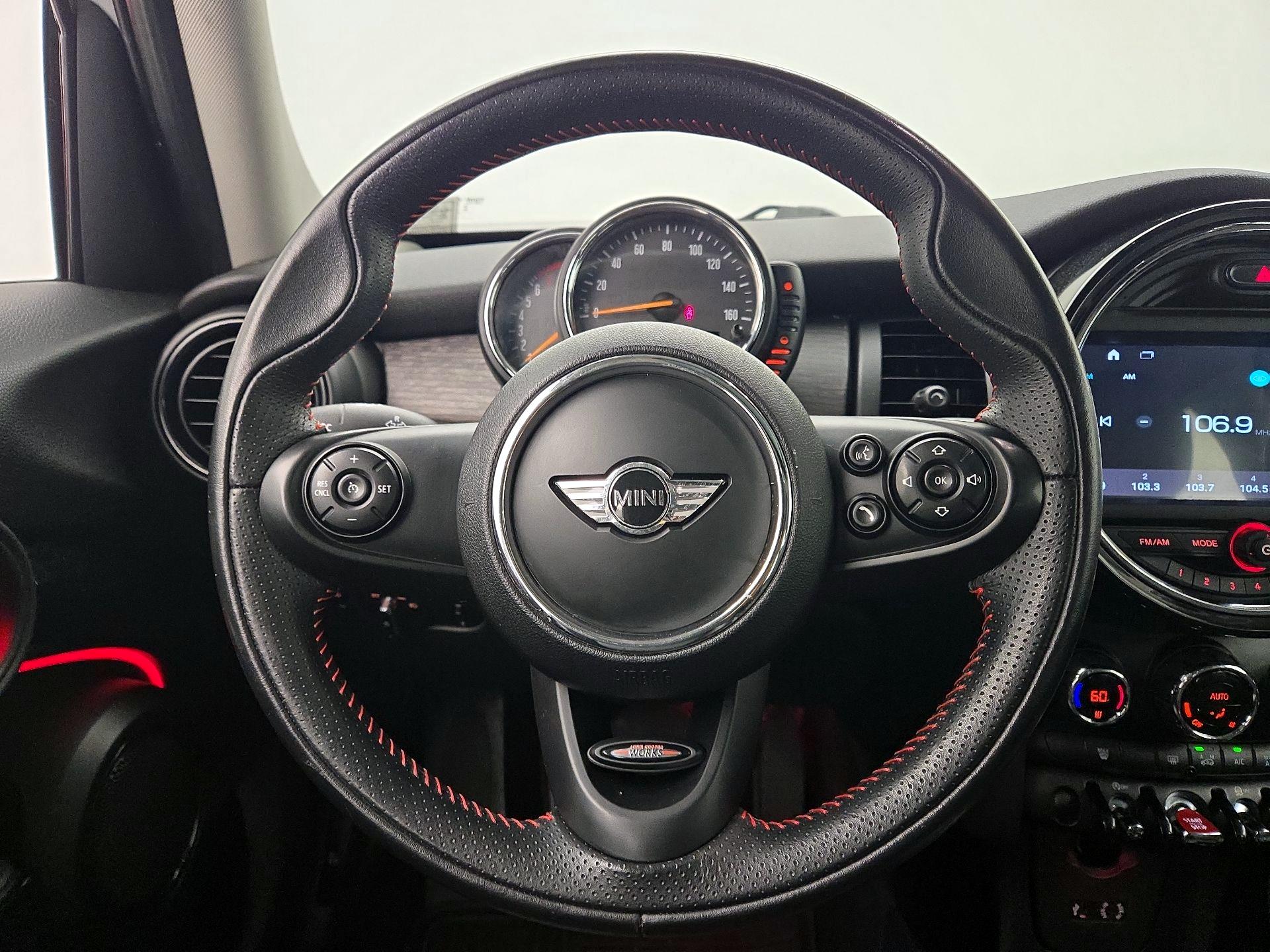 Thumbnail: 2016 MINI Cooper Hardtop - 10