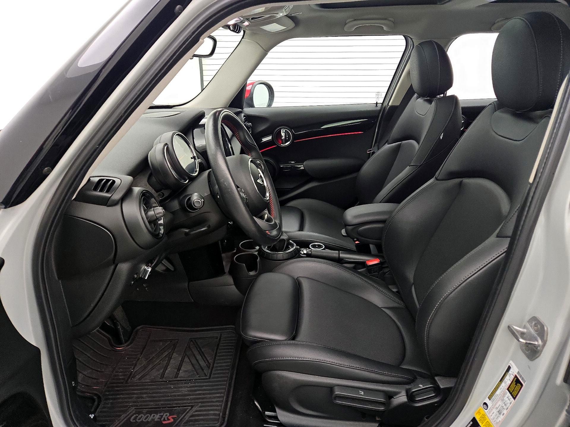 Thumbnail: 2016 MINI Cooper Hardtop - 11