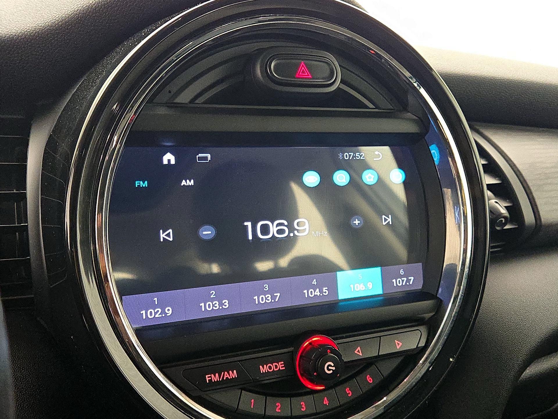 Thumbnail: 2016 MINI Cooper Hardtop - 15