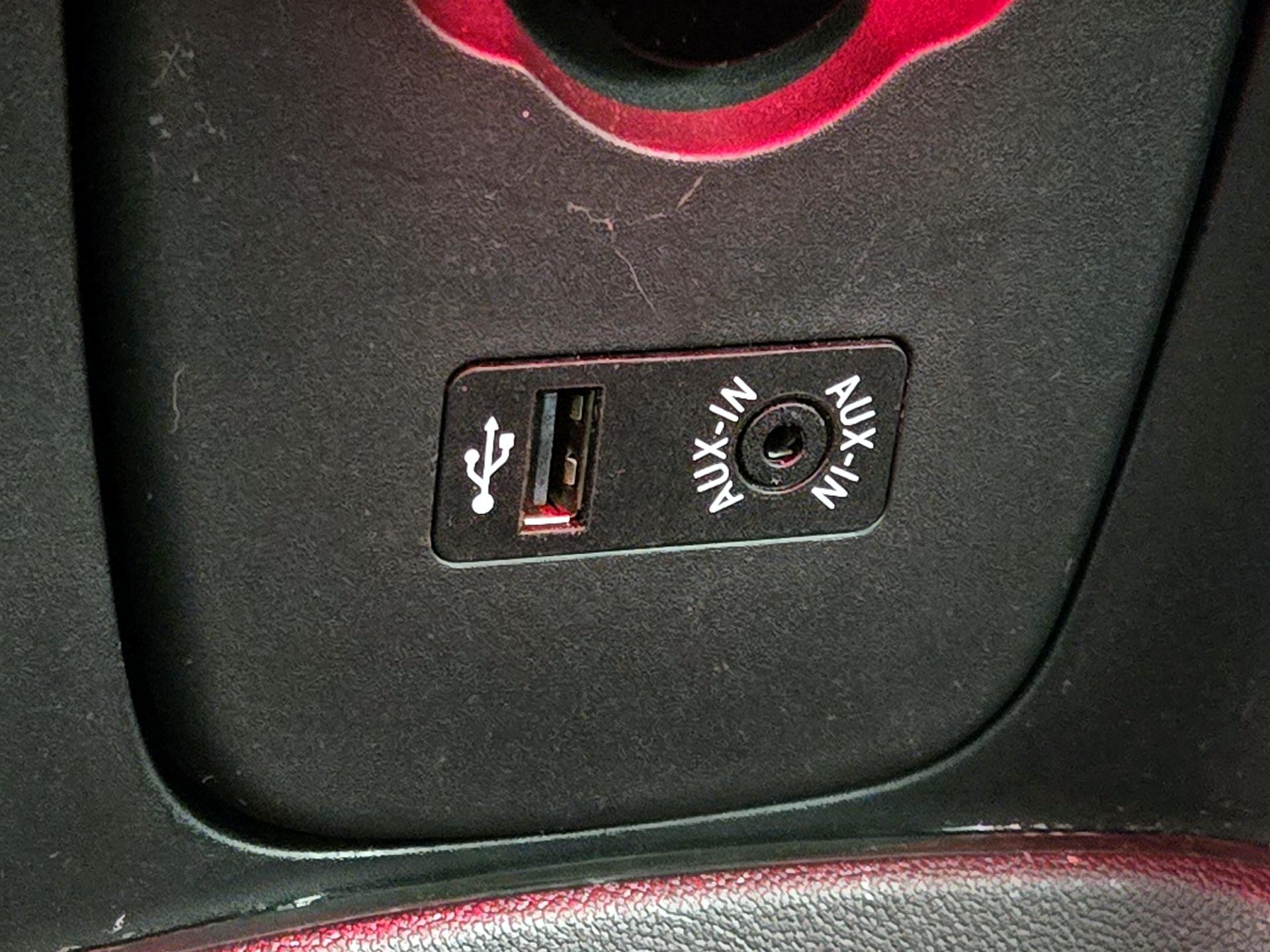 Thumbnail: 2016 MINI Cooper Hardtop - 18