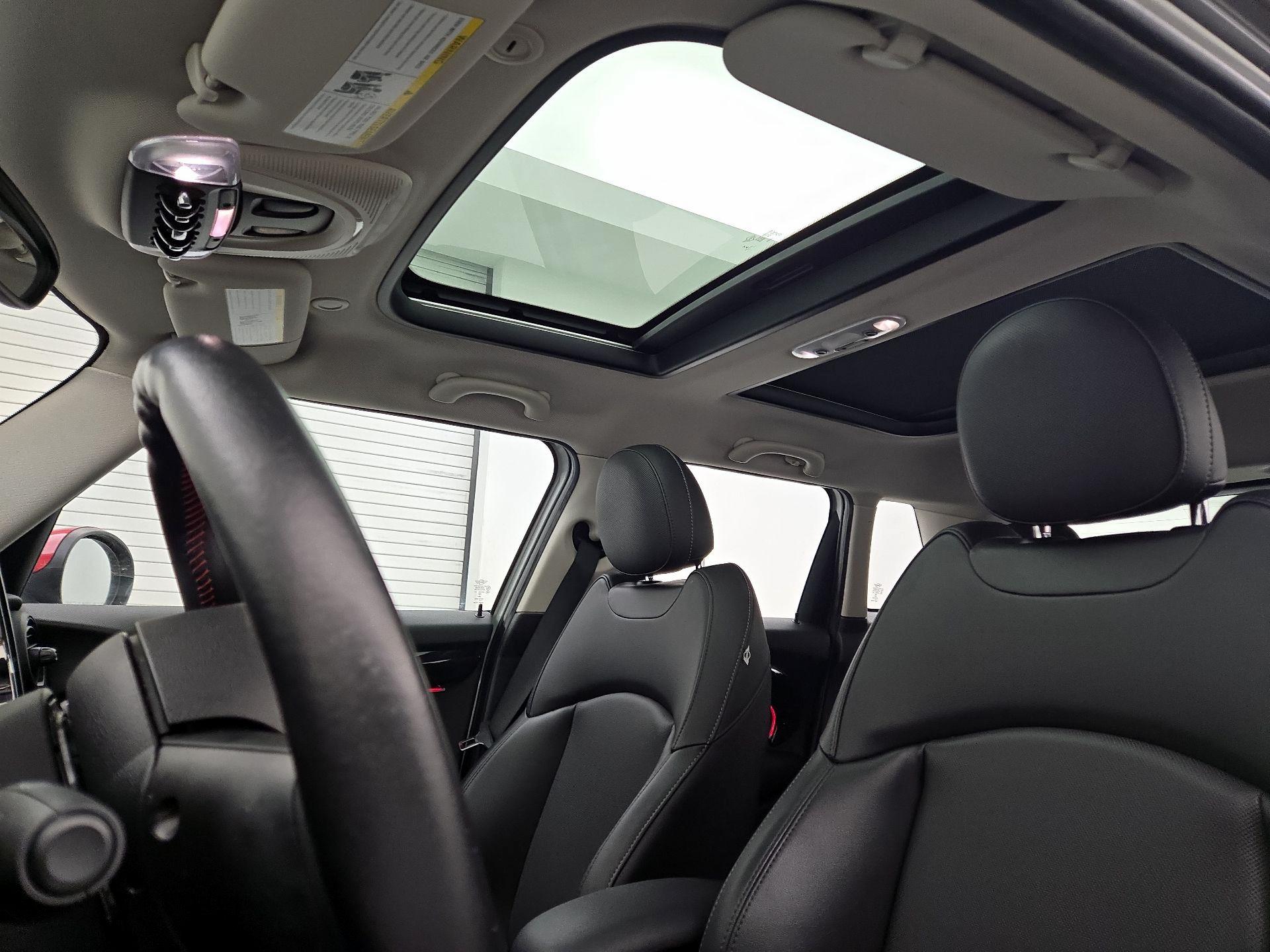 Thumbnail: 2016 MINI Cooper Hardtop - 19