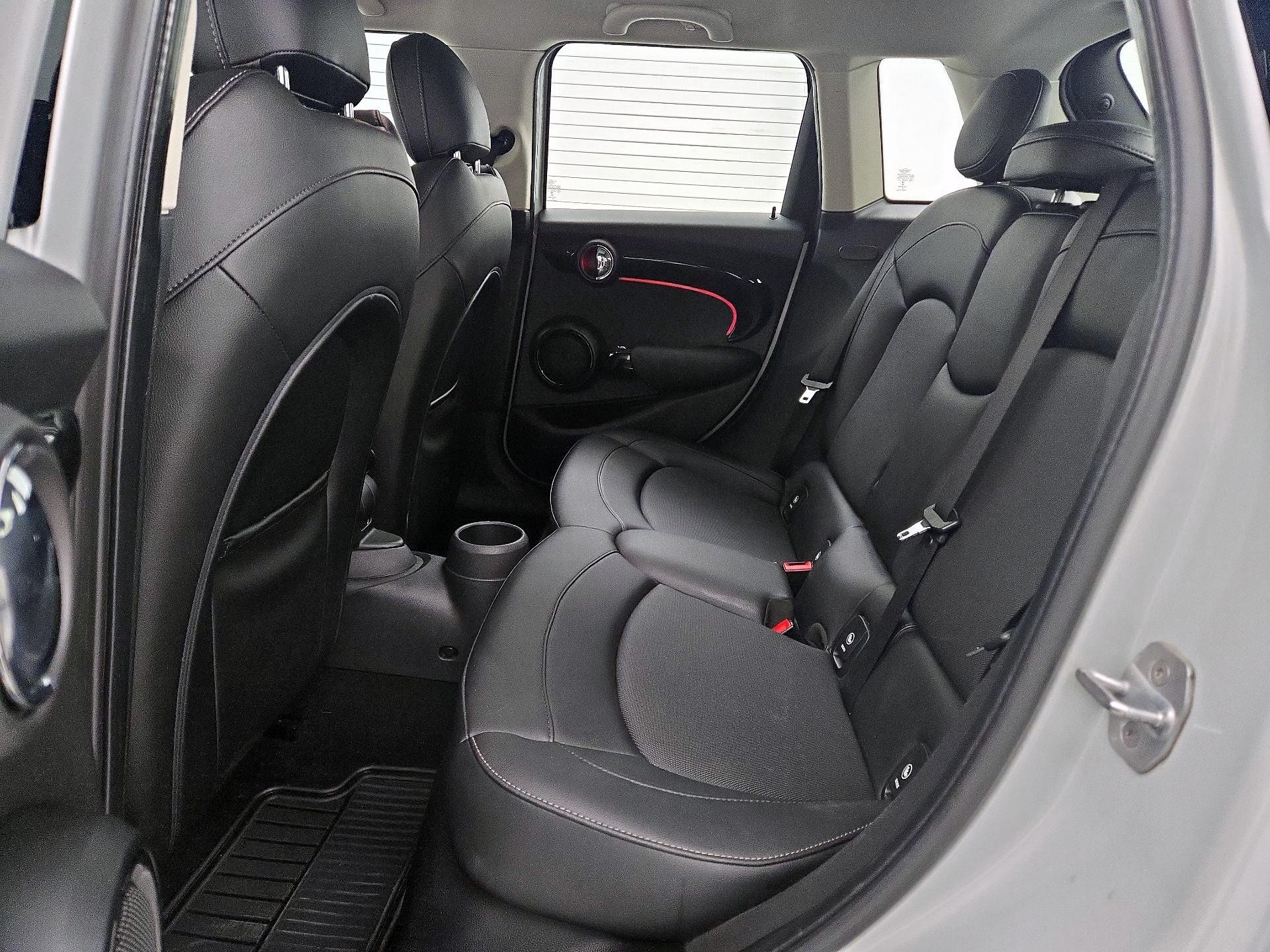 Thumbnail: 2016 MINI Cooper Hardtop - 20