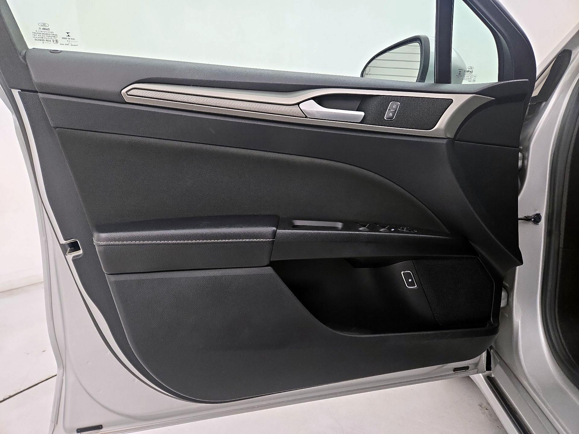 Thumbnail: 2019 Ford Fusion - 12