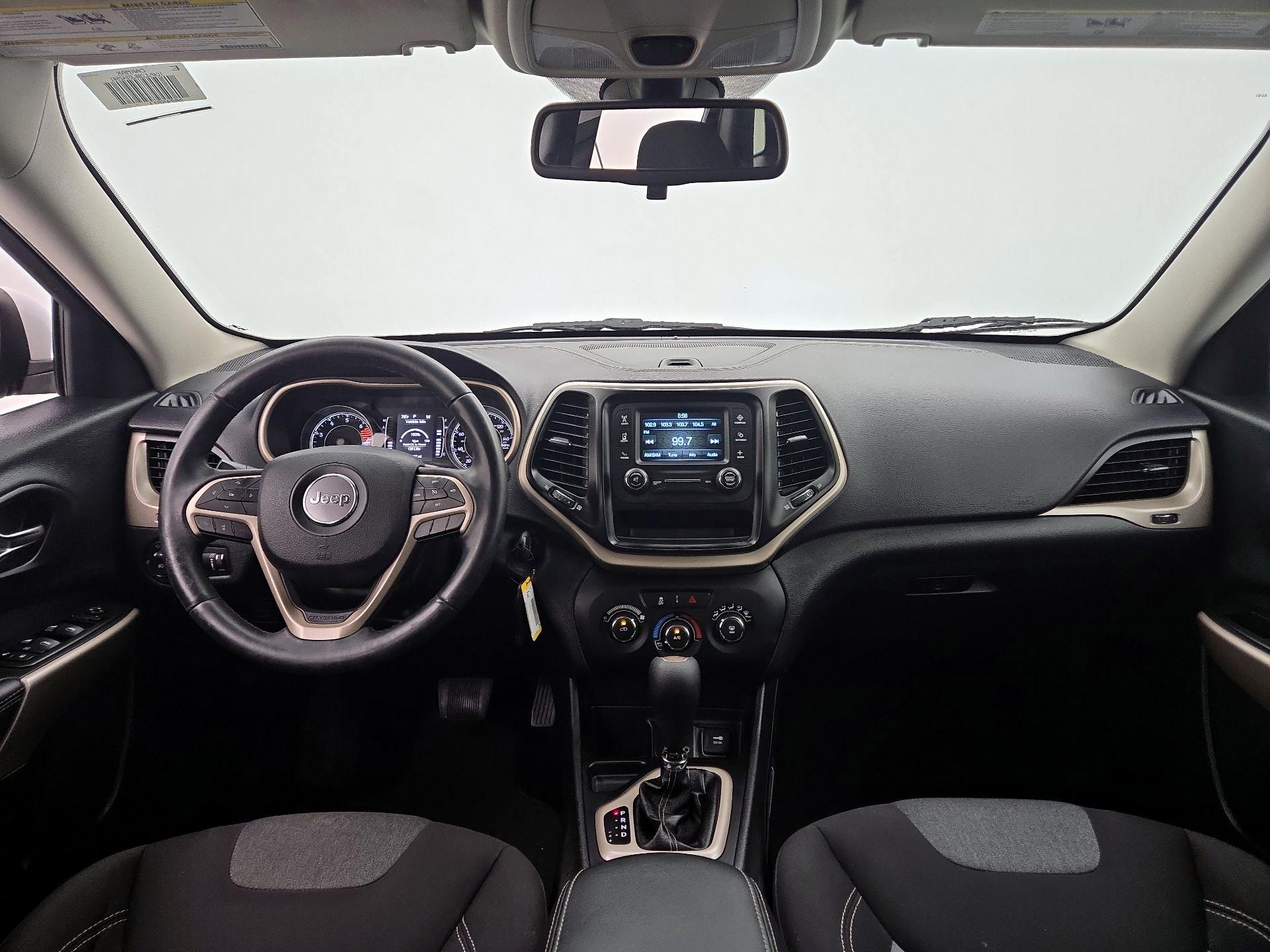 Thumbnail: 2018 Jeep Cherokee - 9