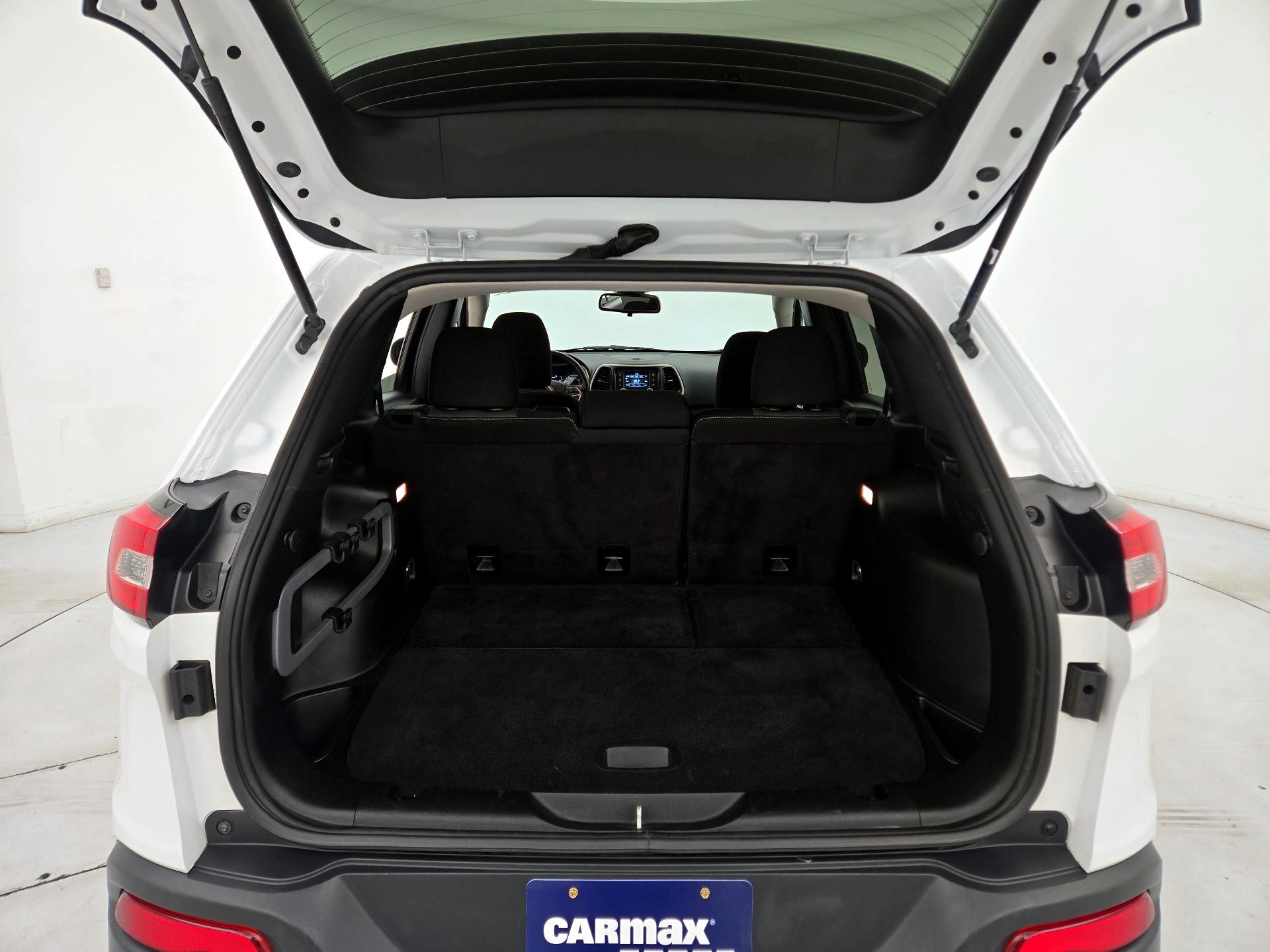 Thumbnail: 2018 Jeep Cherokee - 20