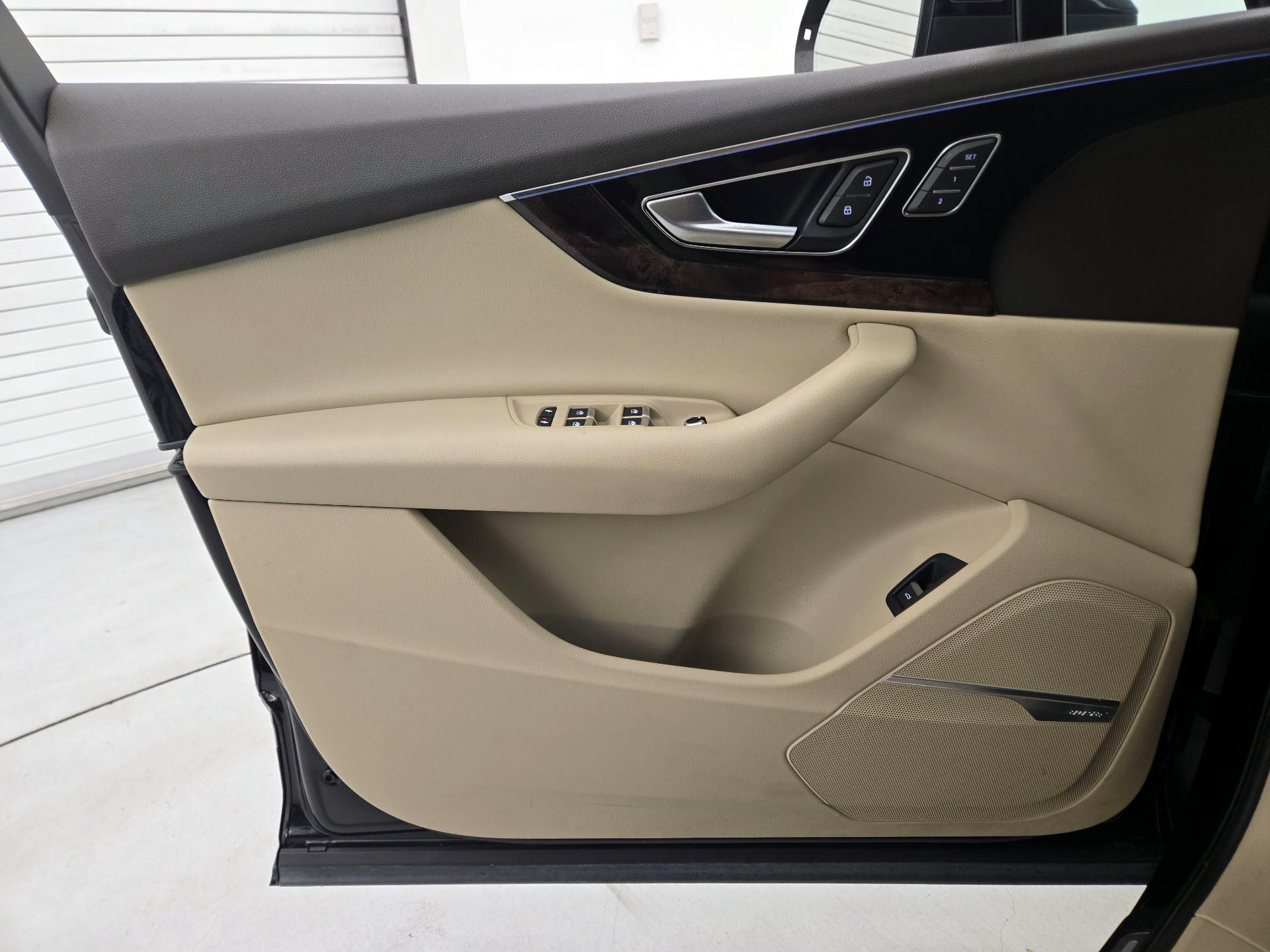 Thumbnail: 2019 Audi Q7 - 12