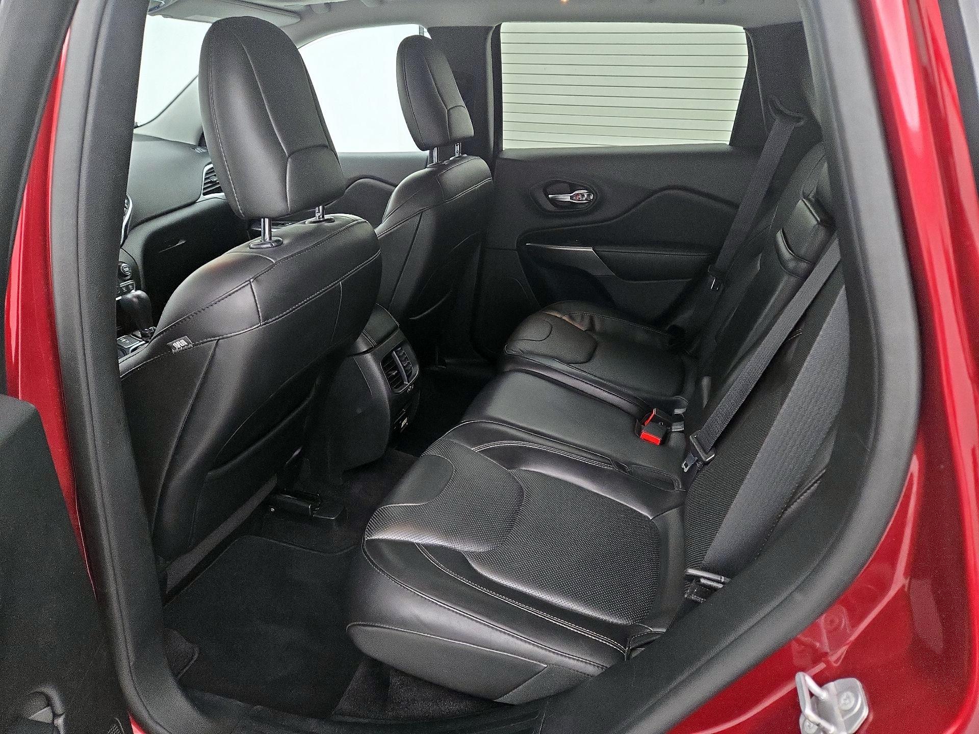 Thumbnail: 2019 Jeep Cherokee - 19