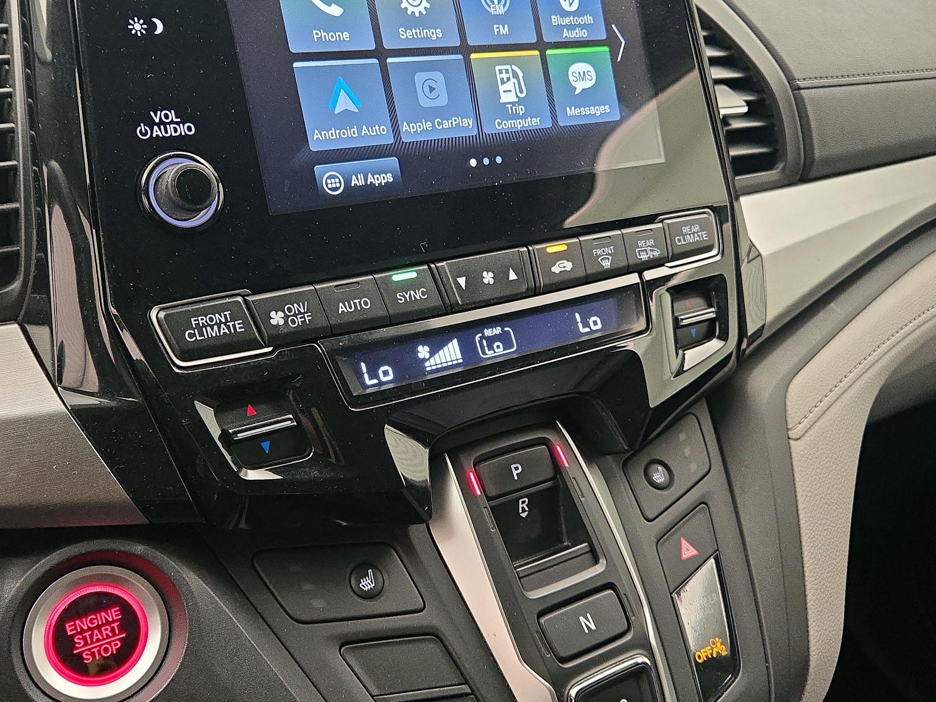 Thumbnail: 2018 Honda Odyssey - 16