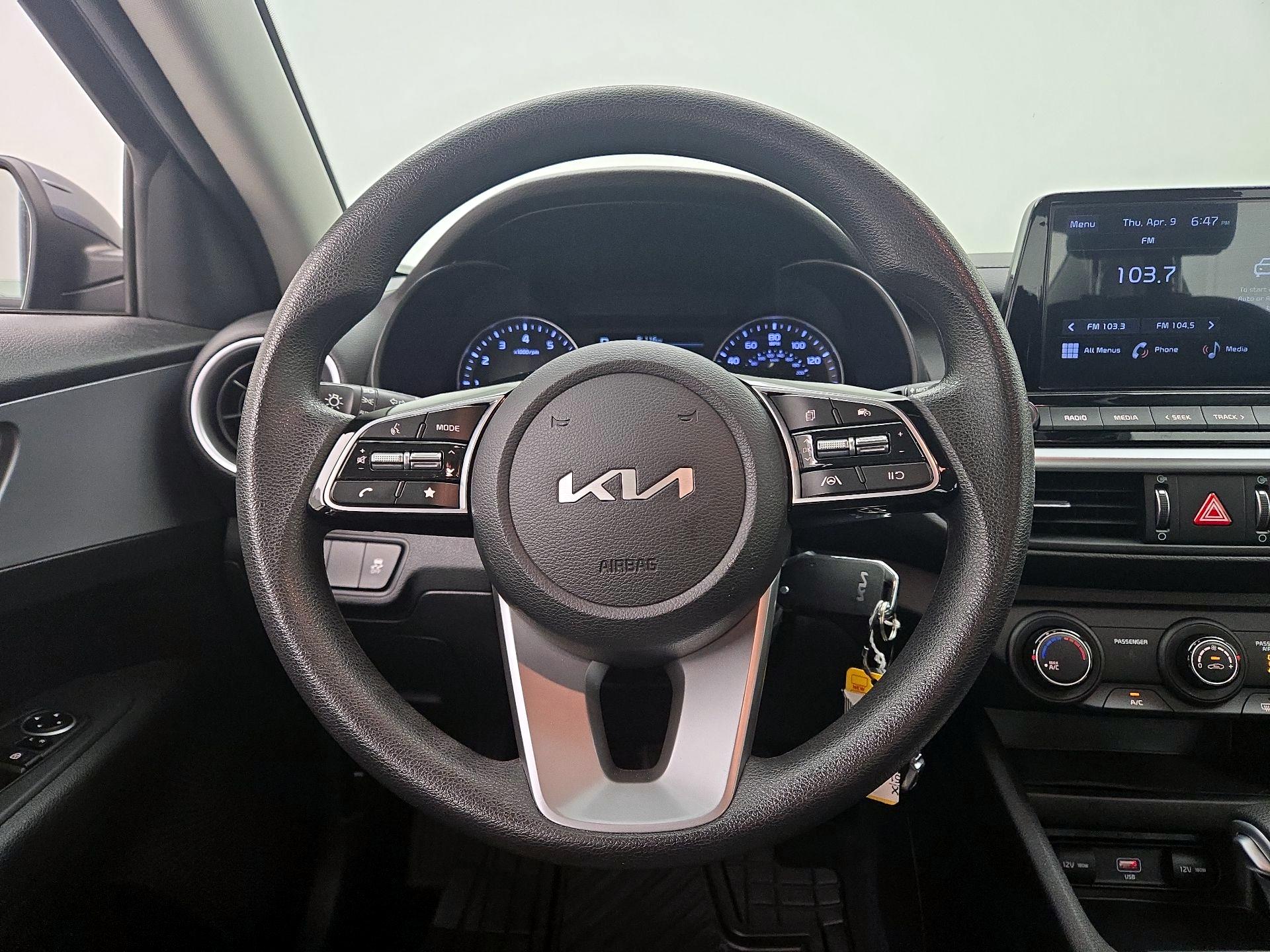 Thumbnail: 2023 Kia Forte - 10