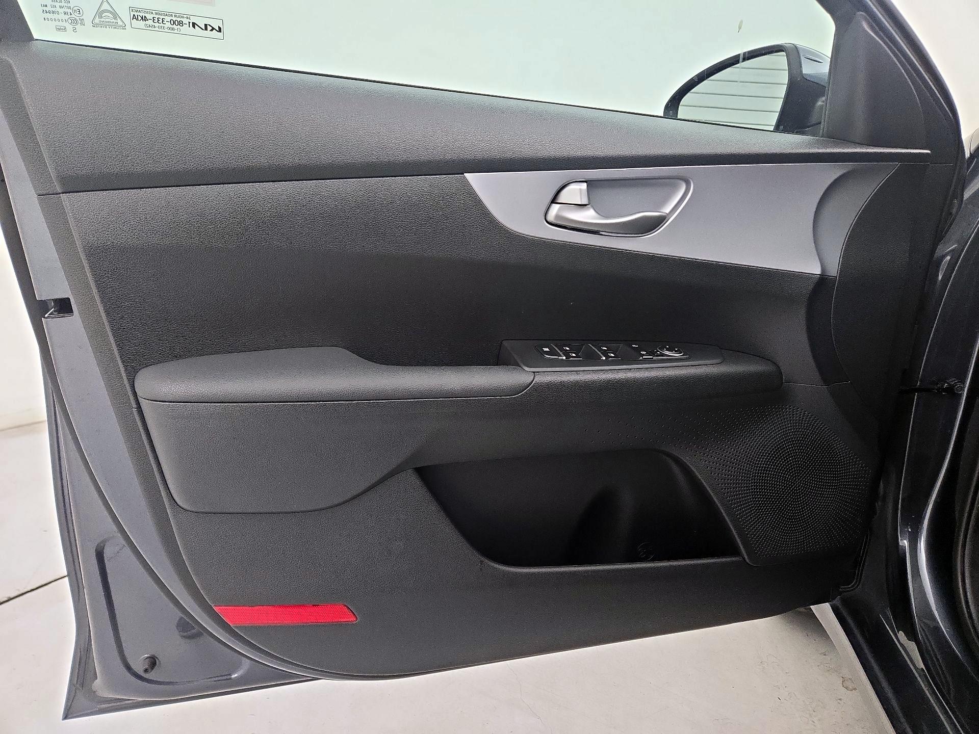 Thumbnail: 2023 Kia Forte - 12