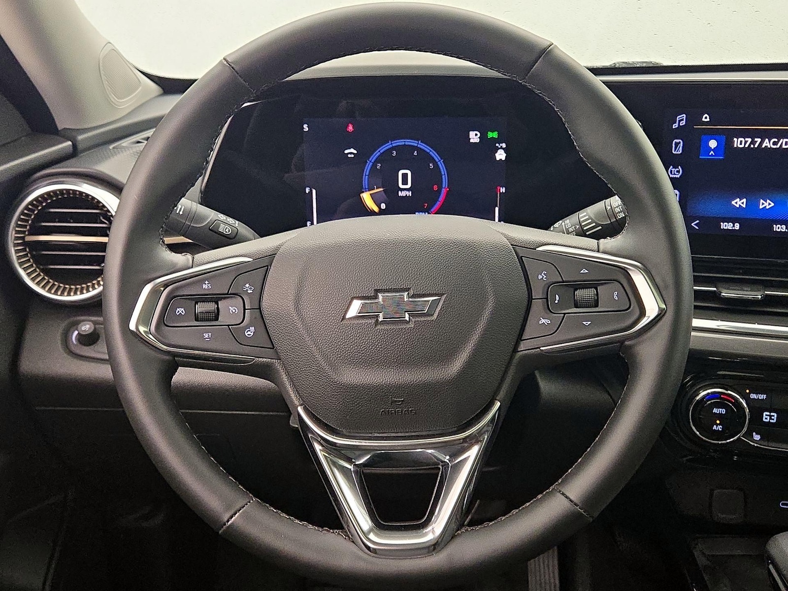 2025 Chevrolet Trax Activ - Photo 11