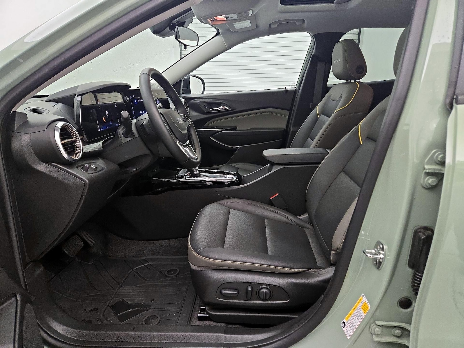 2025 Chevrolet Trax Activ - Photo 12