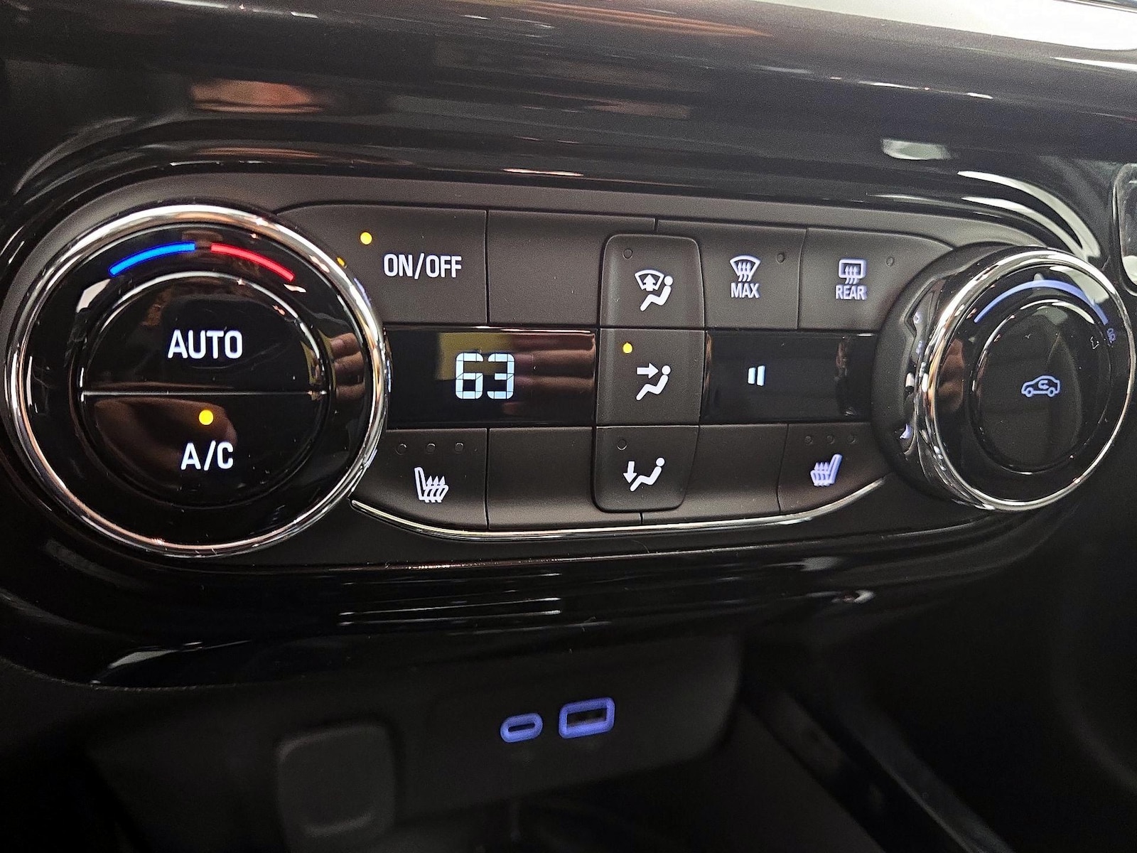 2025 Chevrolet Trax Activ - Photo 17