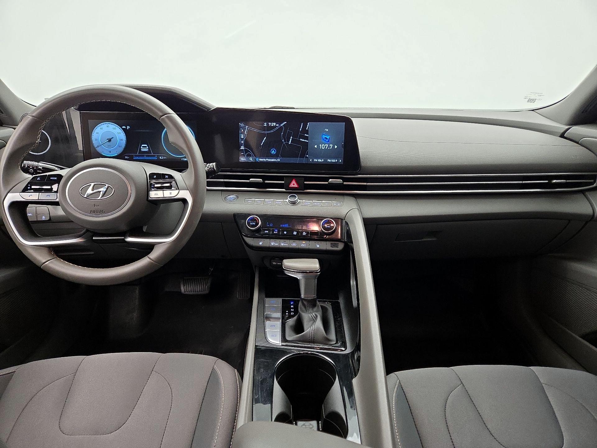 Thumbnail: 2023 Hyundai Elantra - 9