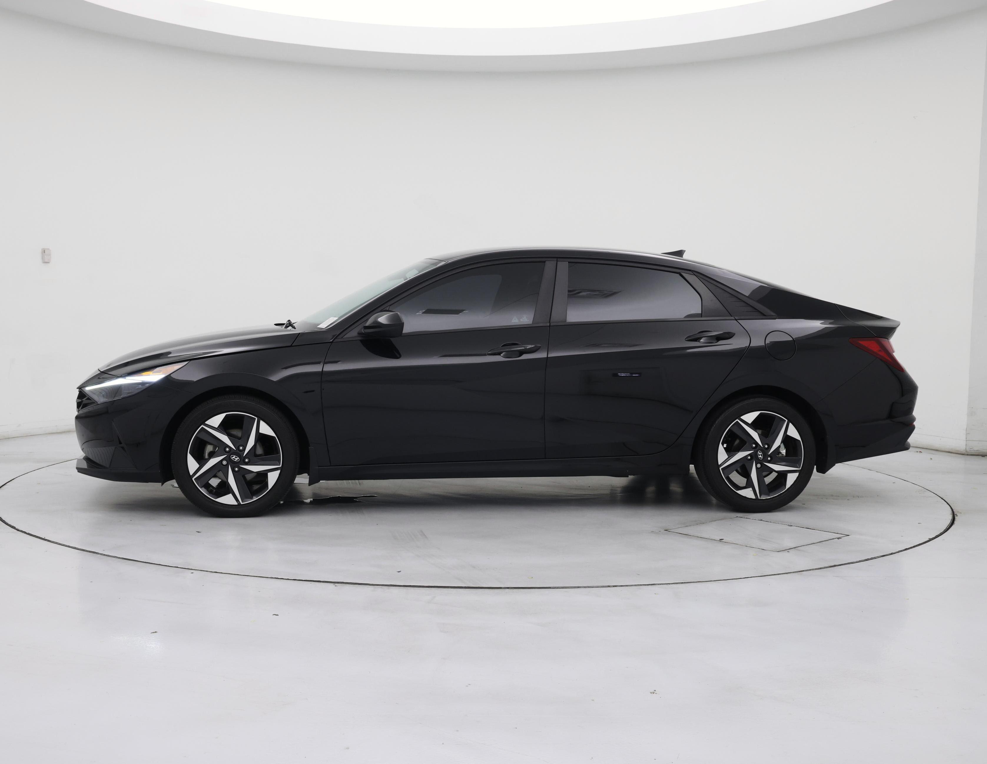 Thumbnail: 2023 Hyundai Elantra - 3