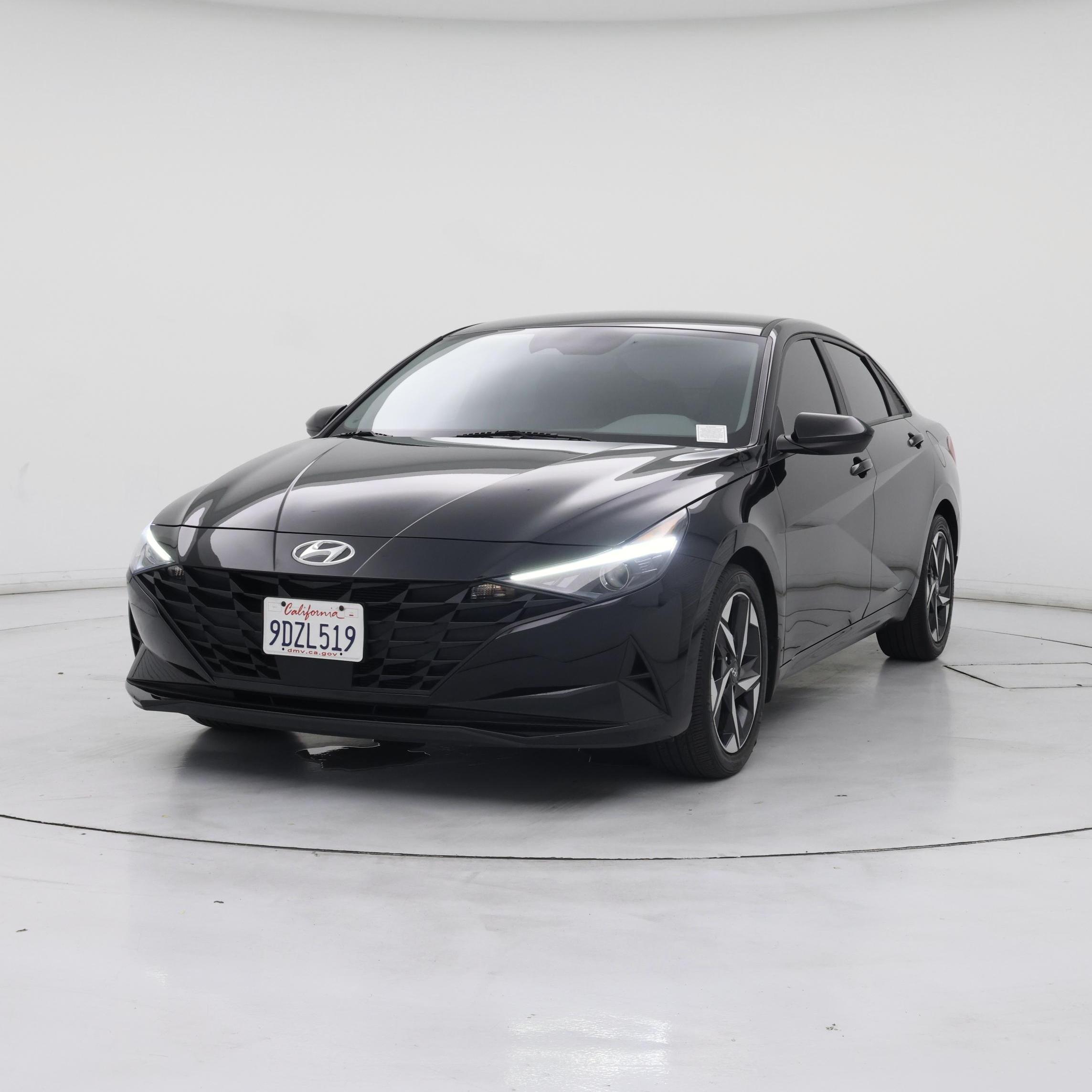 Thumbnail: 2023 Hyundai Elantra - 4