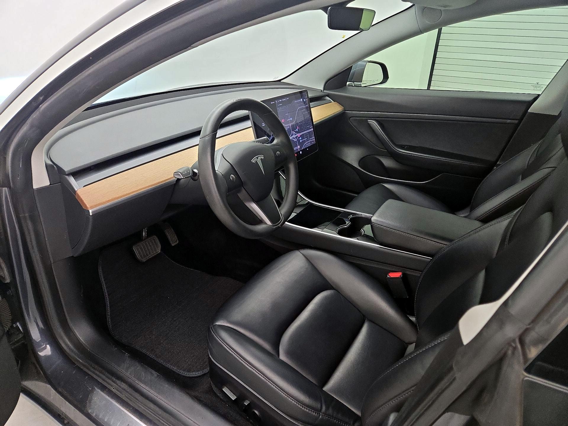 Thumbnail: 2020 Tesla Model 3 - 11