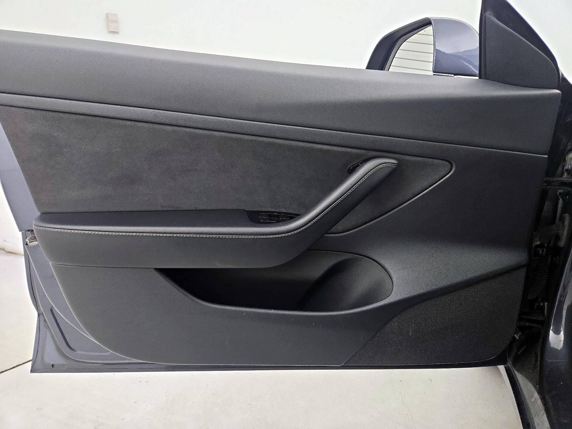 Thumbnail: 2020 Tesla Model 3 - 12