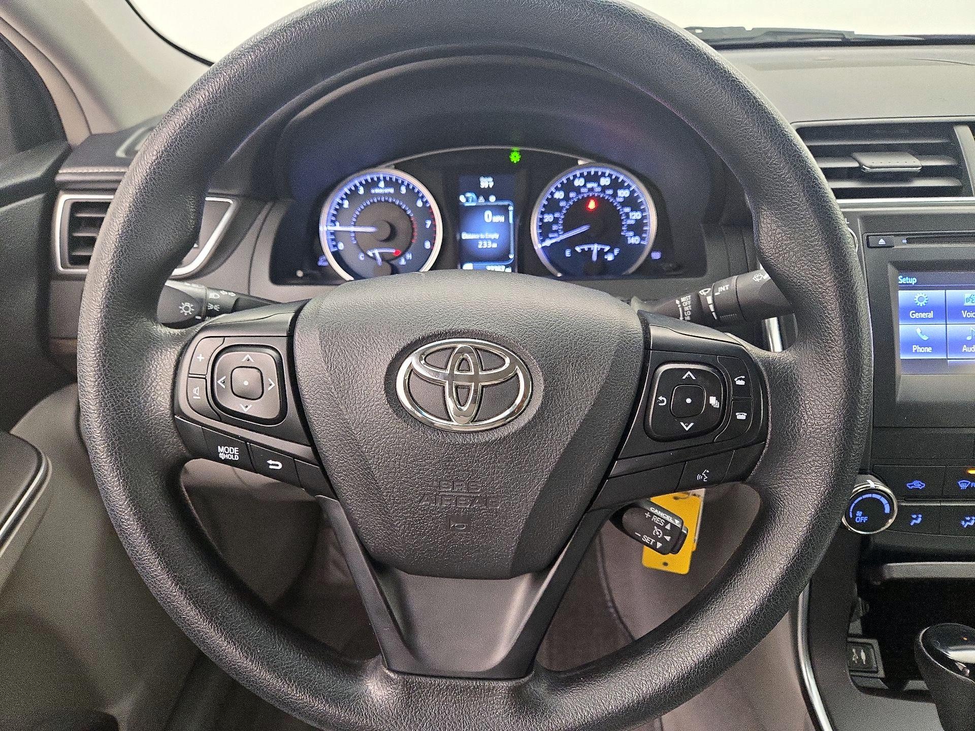 Thumbnail: 2017 Toyota Camry - 10