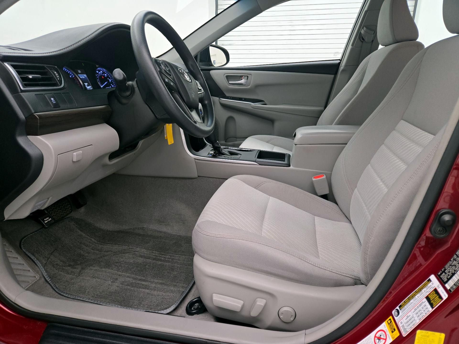 Thumbnail: 2017 Toyota Camry - 11