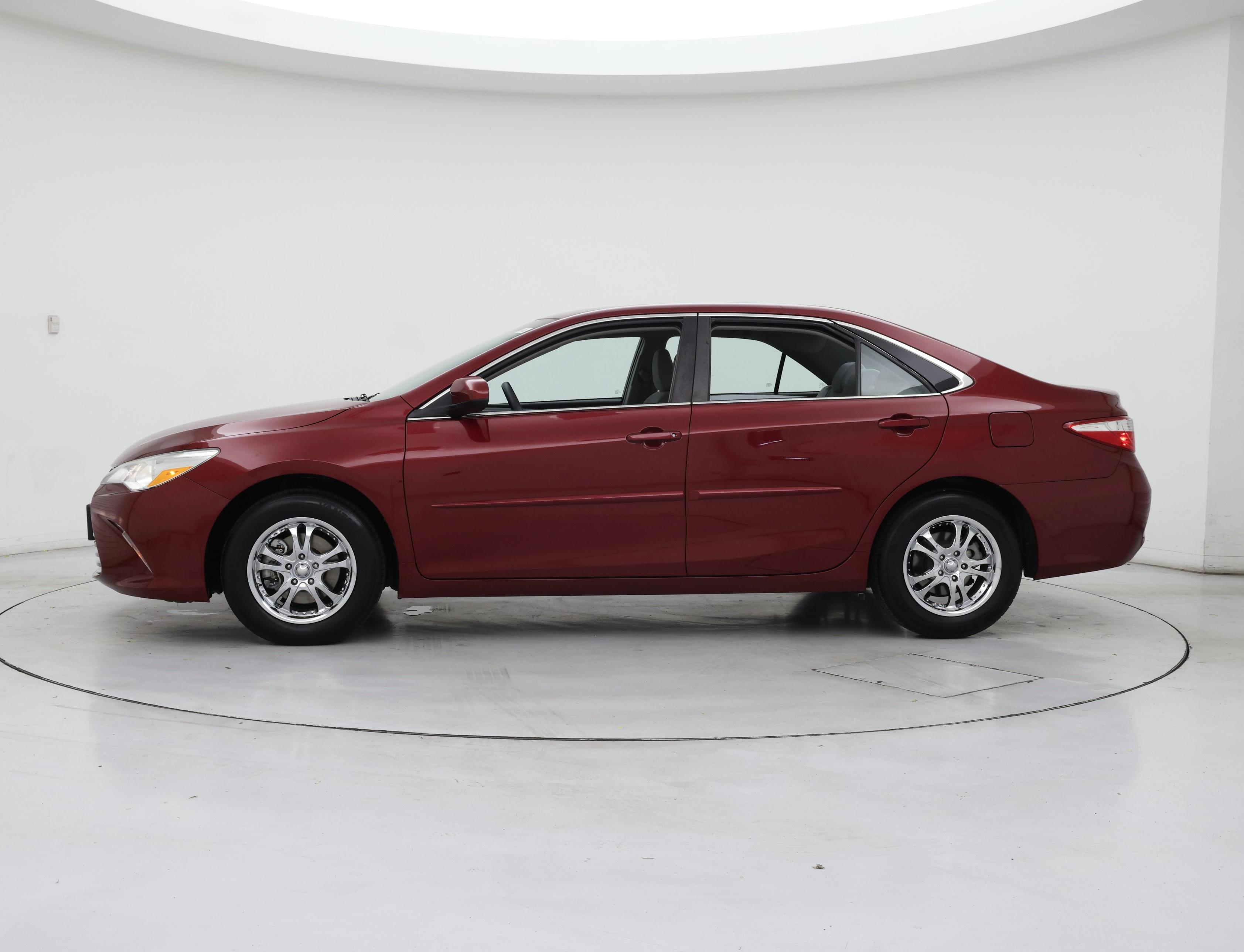 Thumbnail: 2017 Toyota Camry - 3