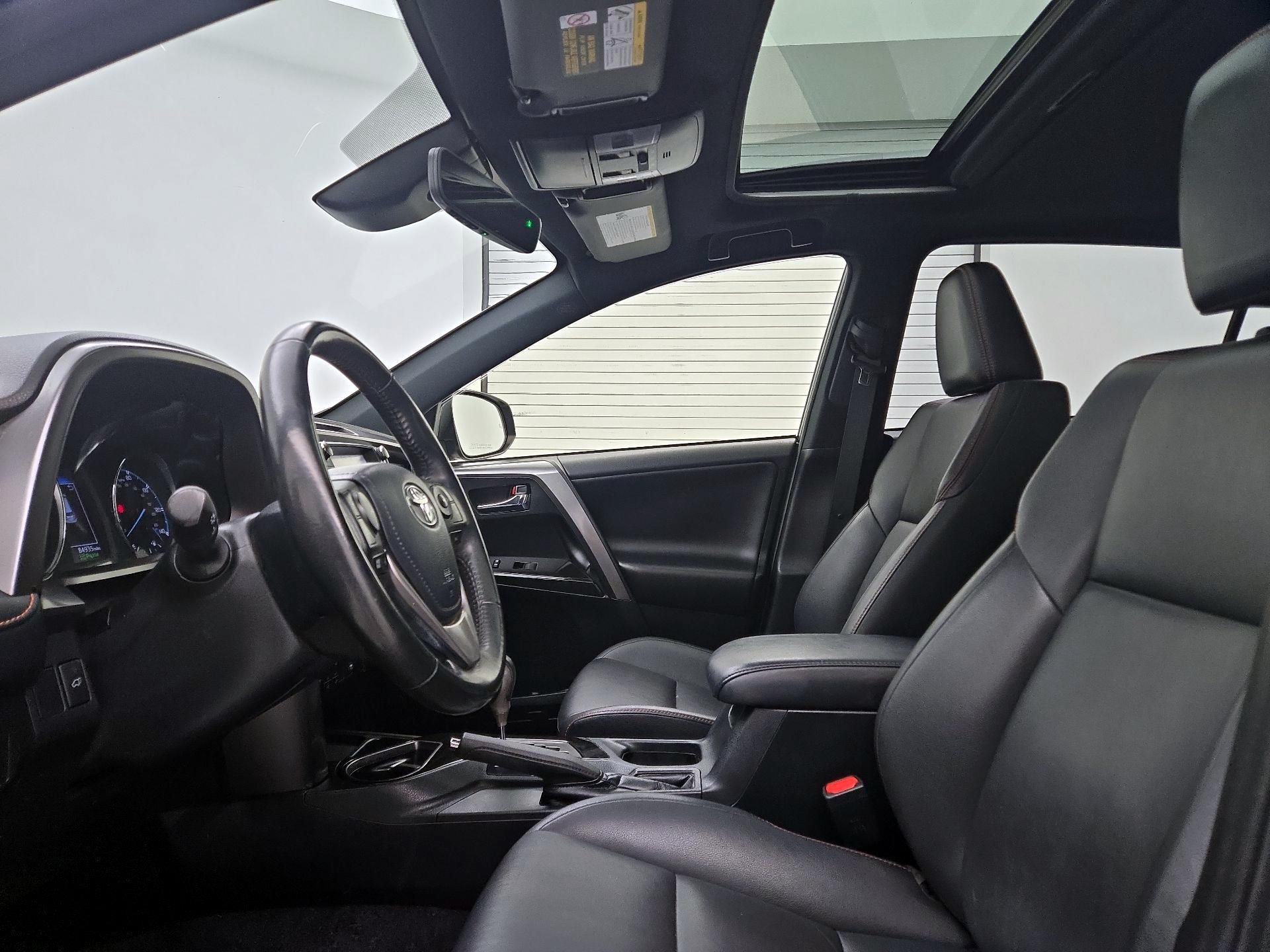 Thumbnail: 2018 Toyota RAV4 - 19