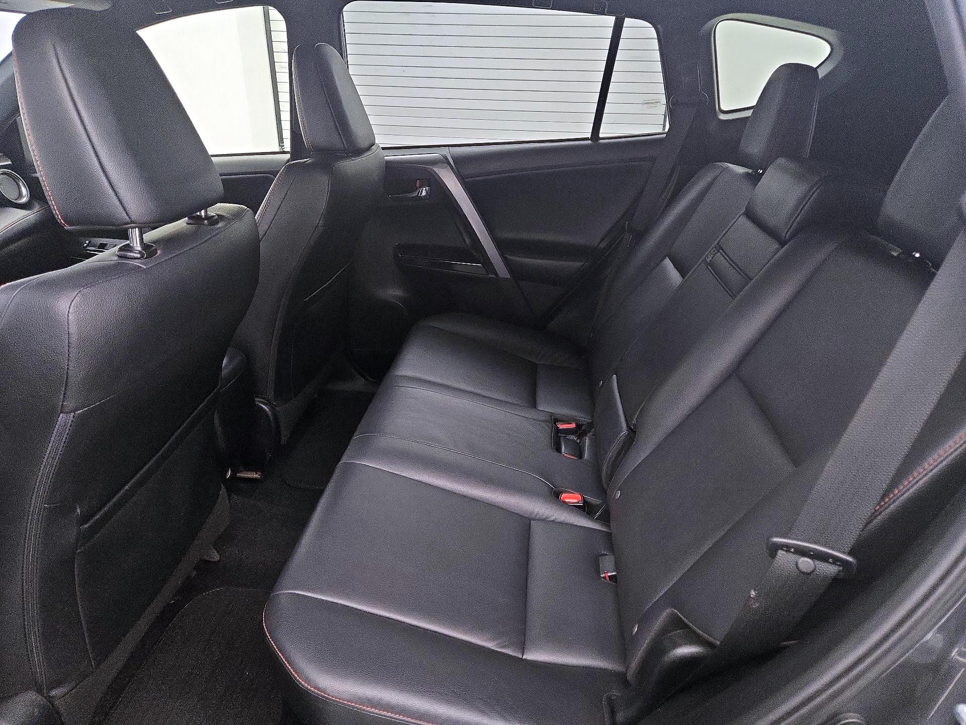 Thumbnail: 2018 Toyota RAV4 - 20