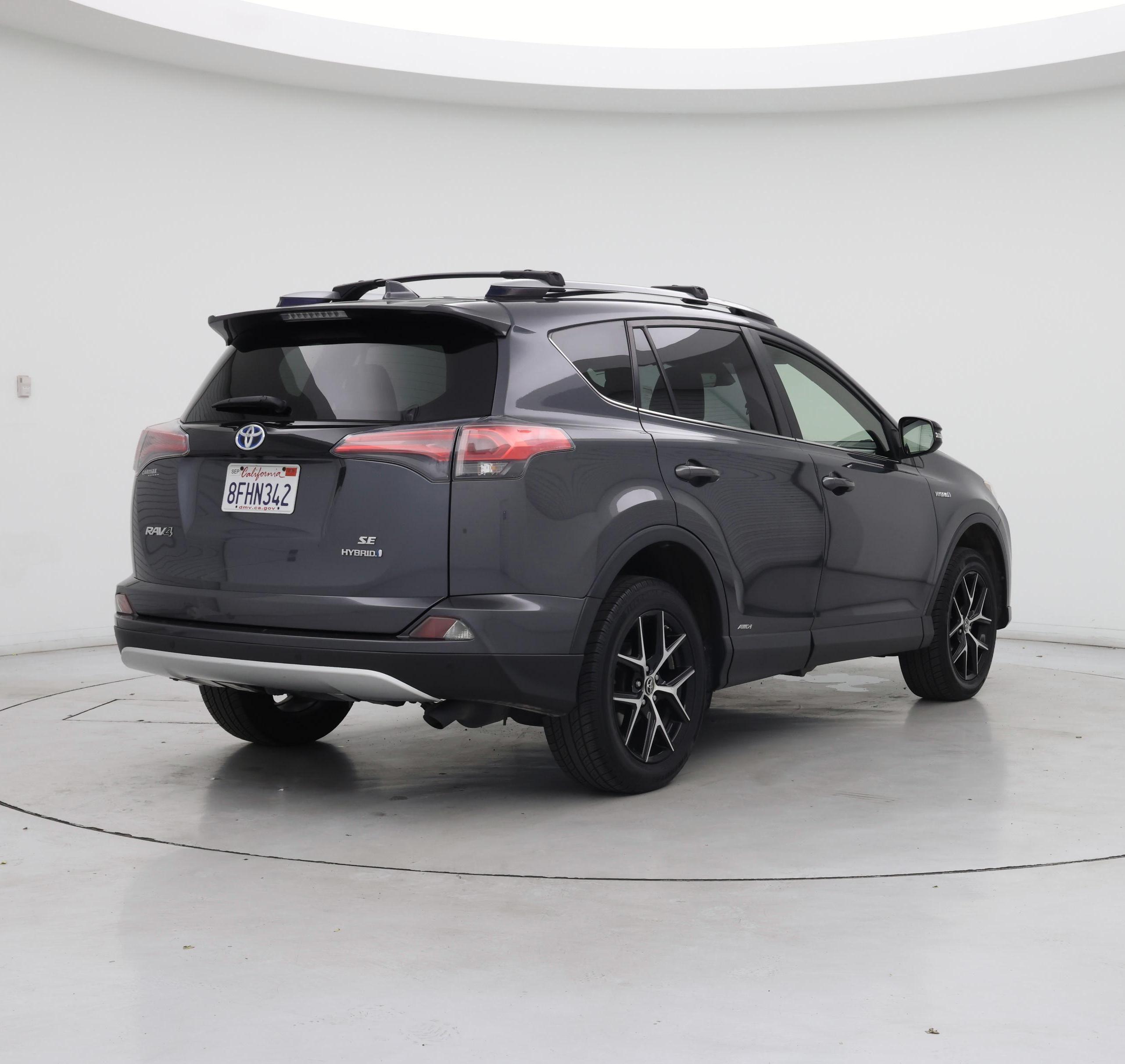 Thumbnail: 2018 Toyota RAV4 - 8