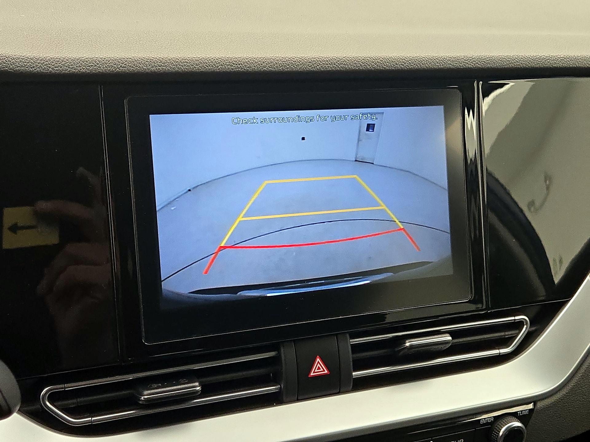 Thumbnail: 2020 Kia Niro - 14