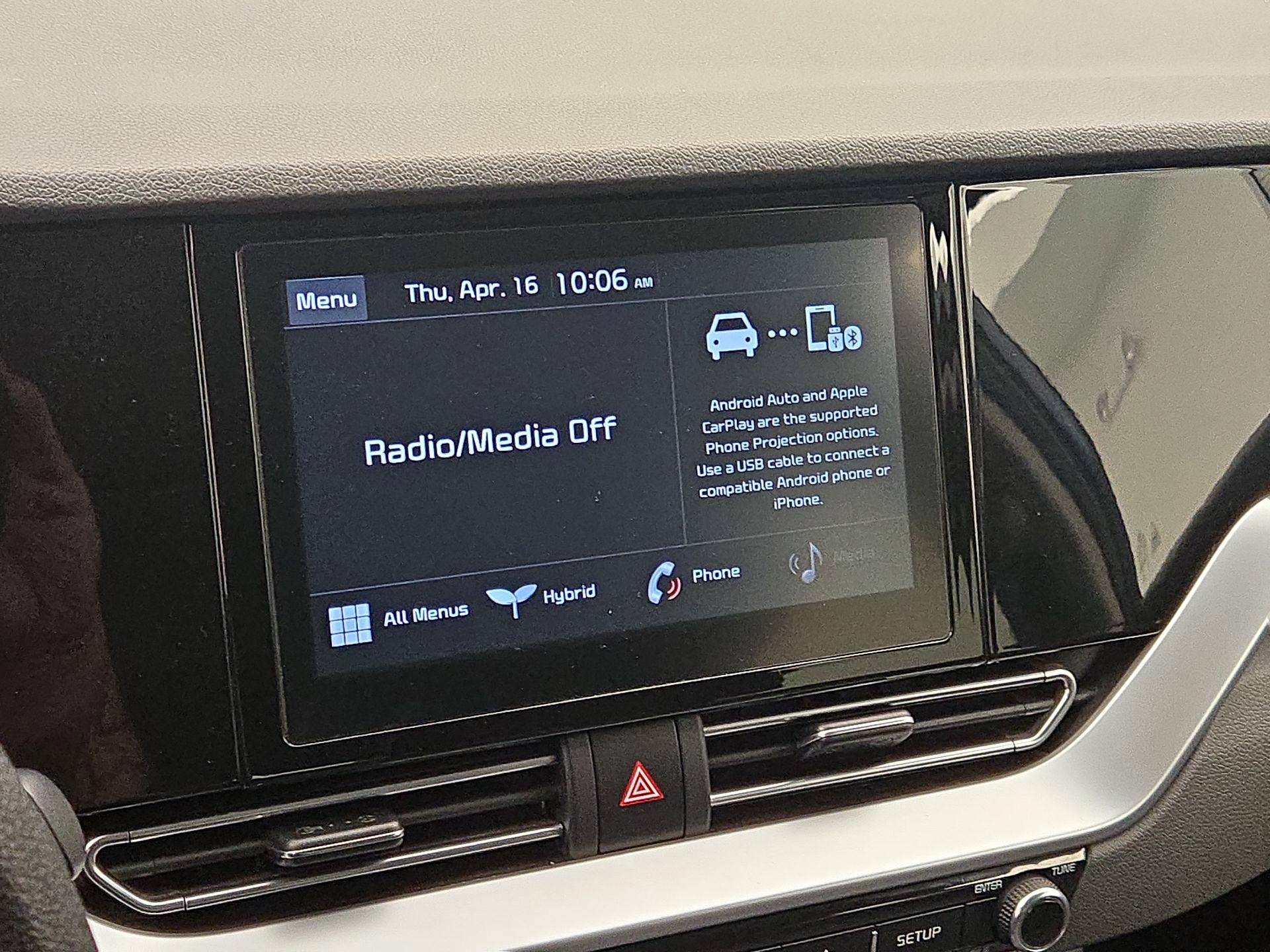 Thumbnail: 2020 Kia Niro - 15