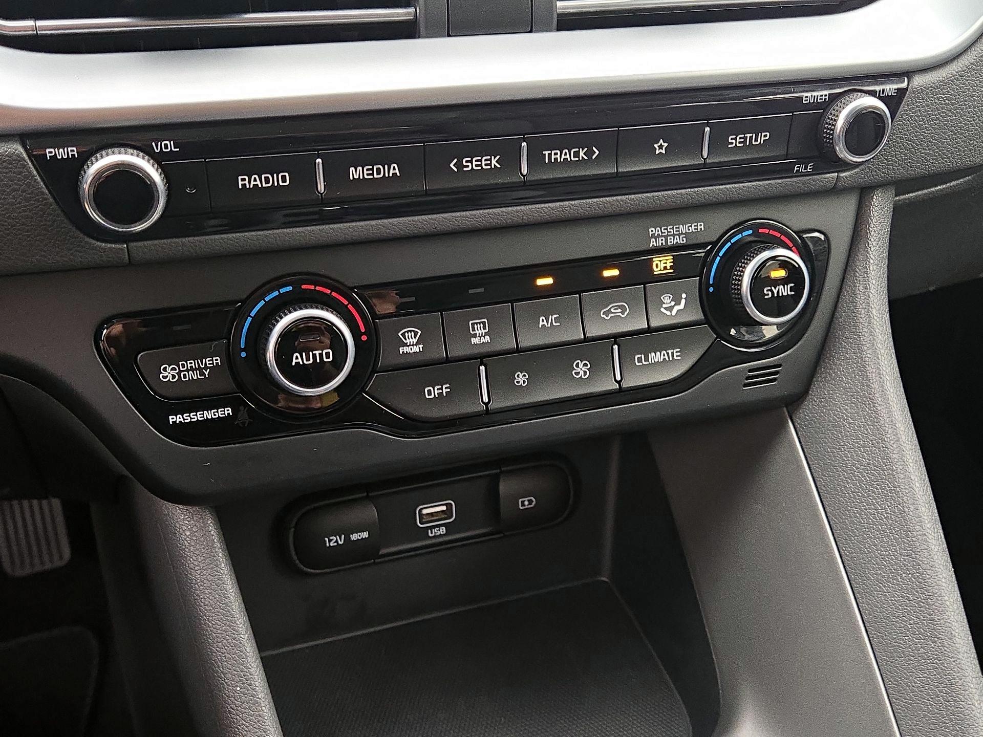 Thumbnail: 2020 Kia Niro - 16