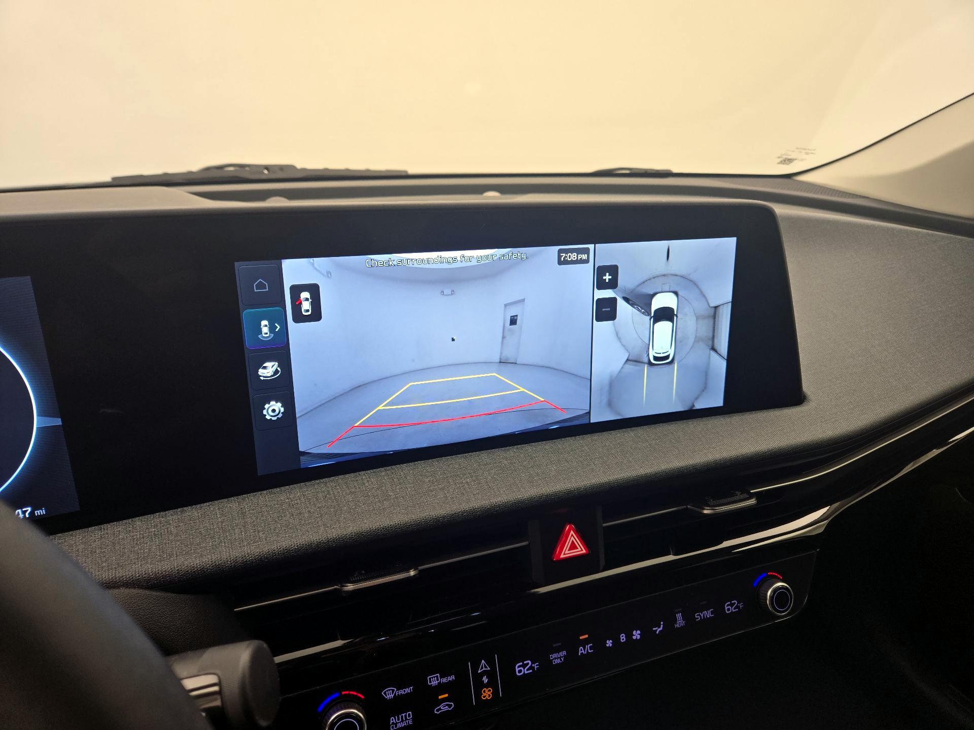 Thumbnail: 2022 Kia EV6 - 15