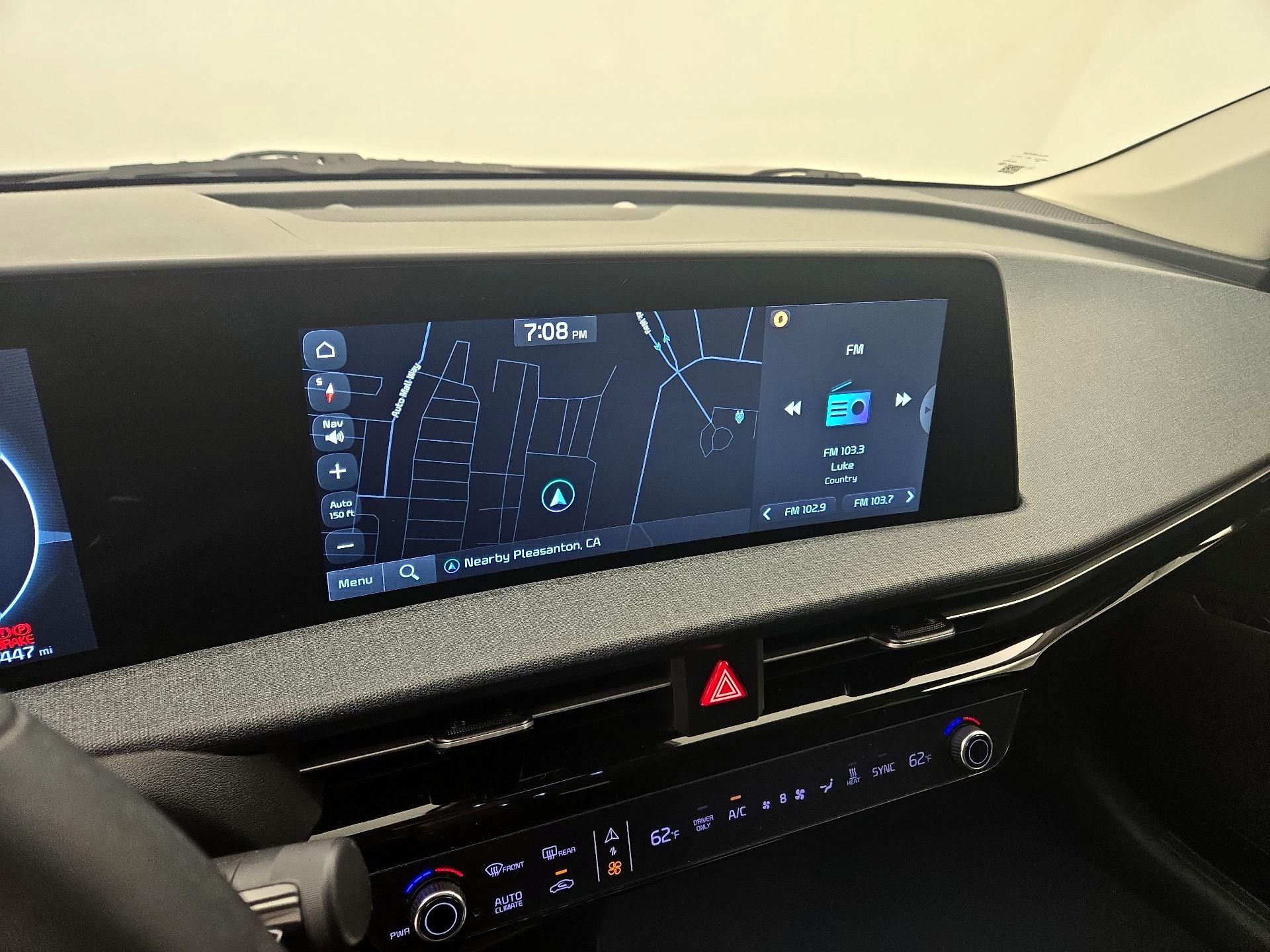 Thumbnail: 2022 Kia EV6 - 16