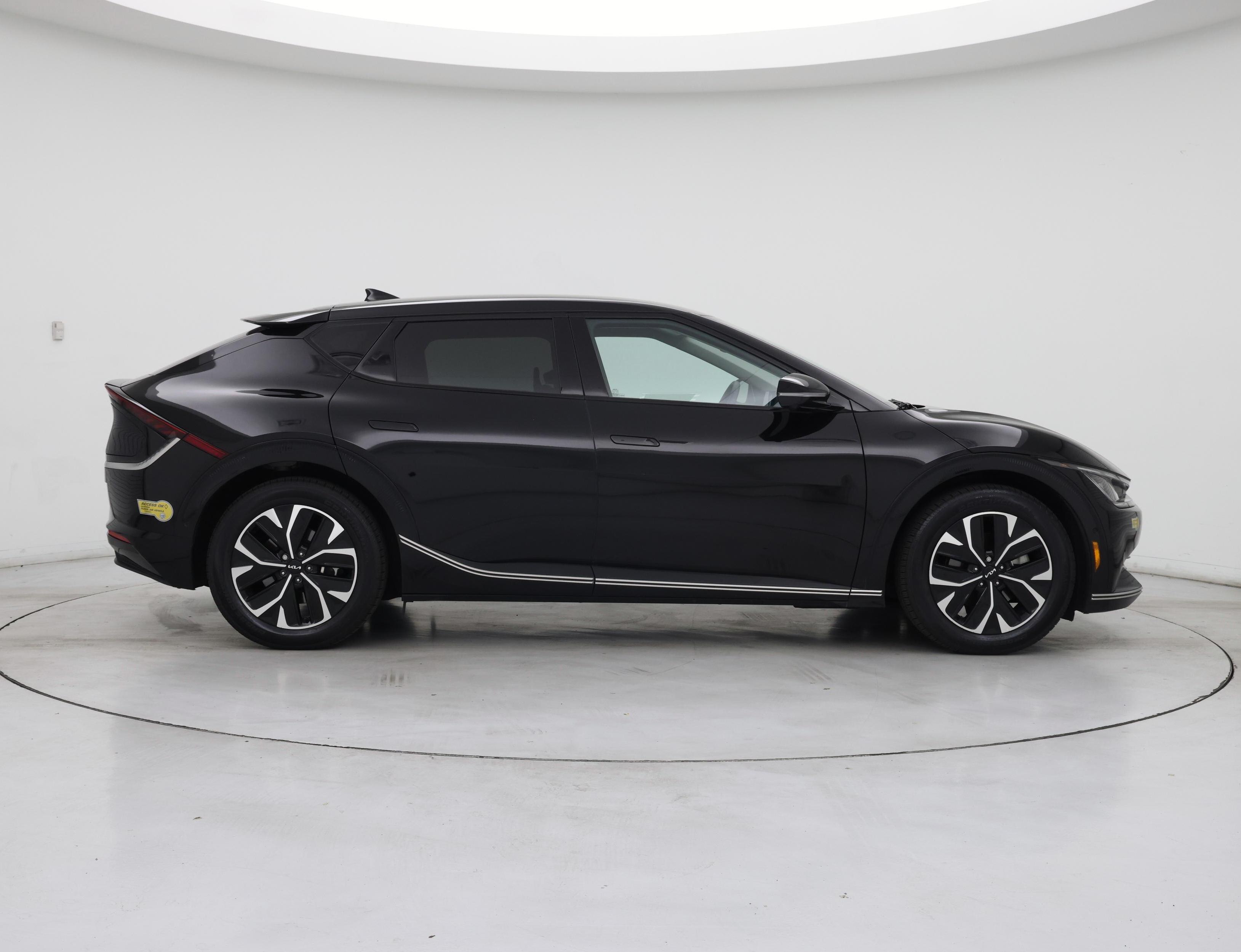 Thumbnail: 2022 Kia EV6 - 7