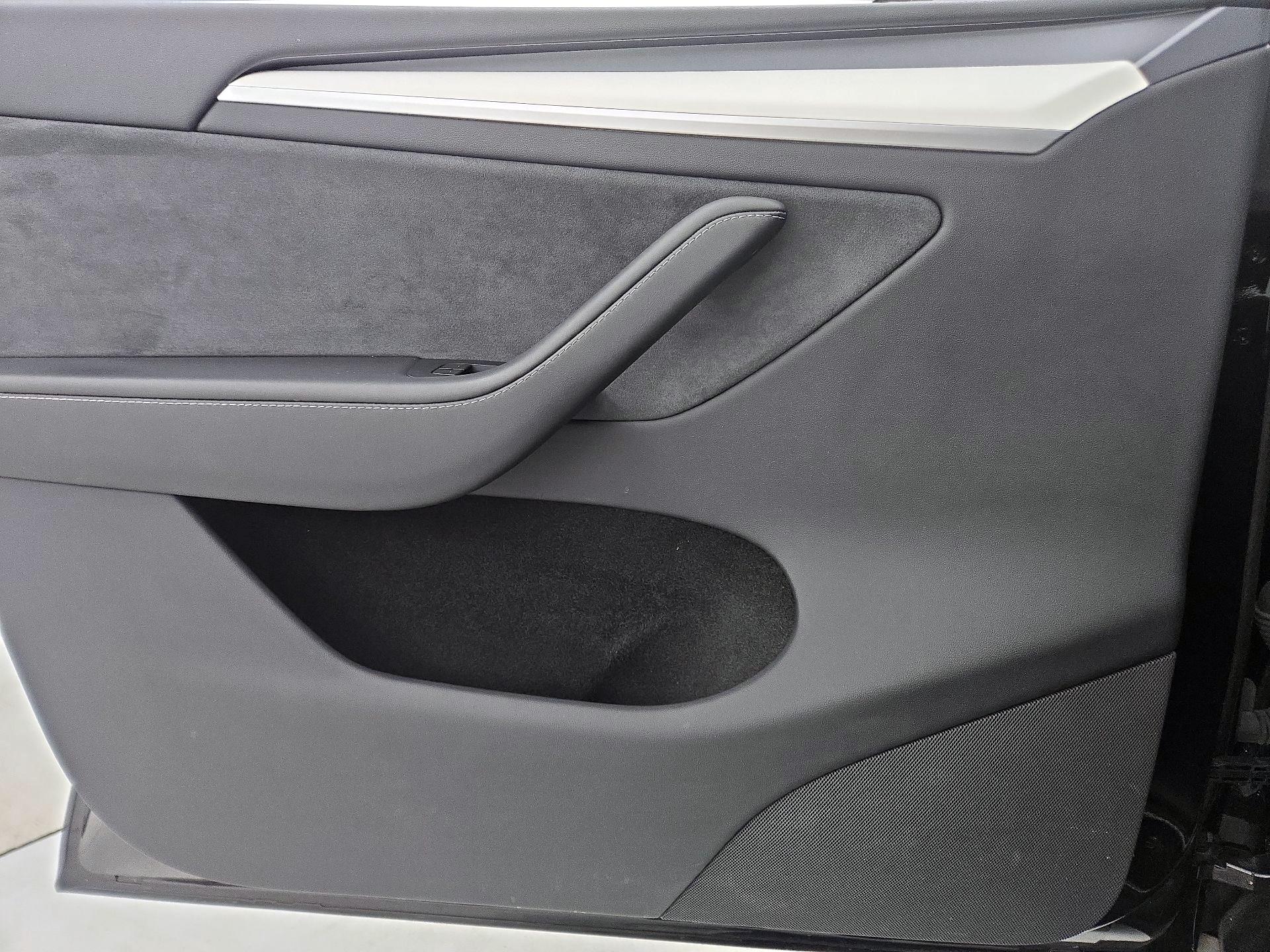 Thumbnail: 2023 Tesla Model Y - 12