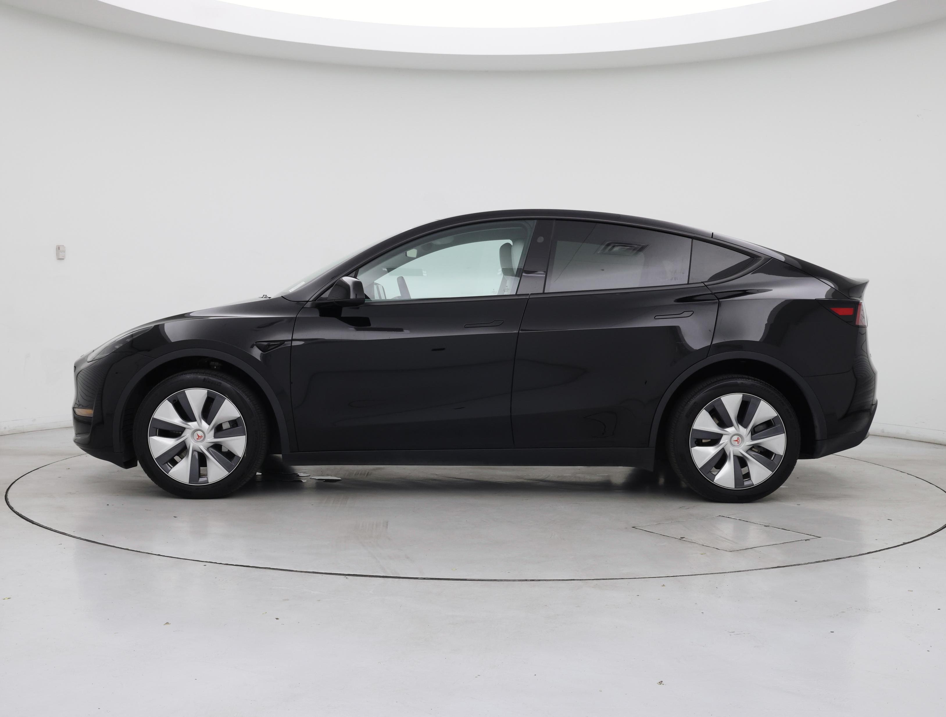 Thumbnail: 2023 Tesla Model Y - 3