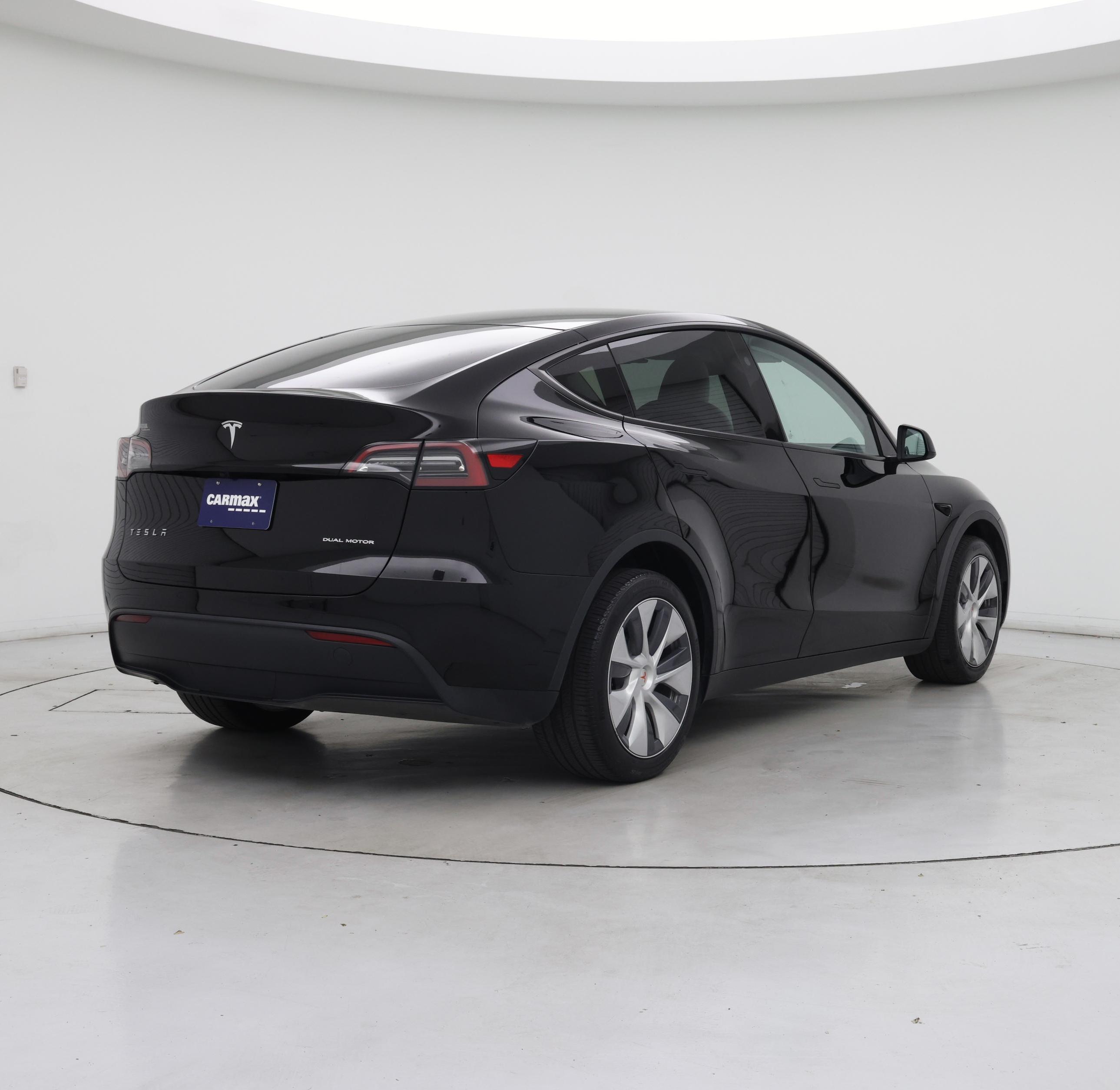 Thumbnail: 2023 Tesla Model Y - 8