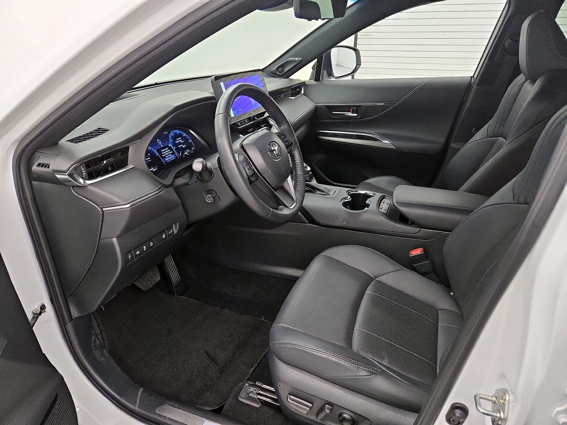 Thumbnail: 2024 Toyota Venza - 11