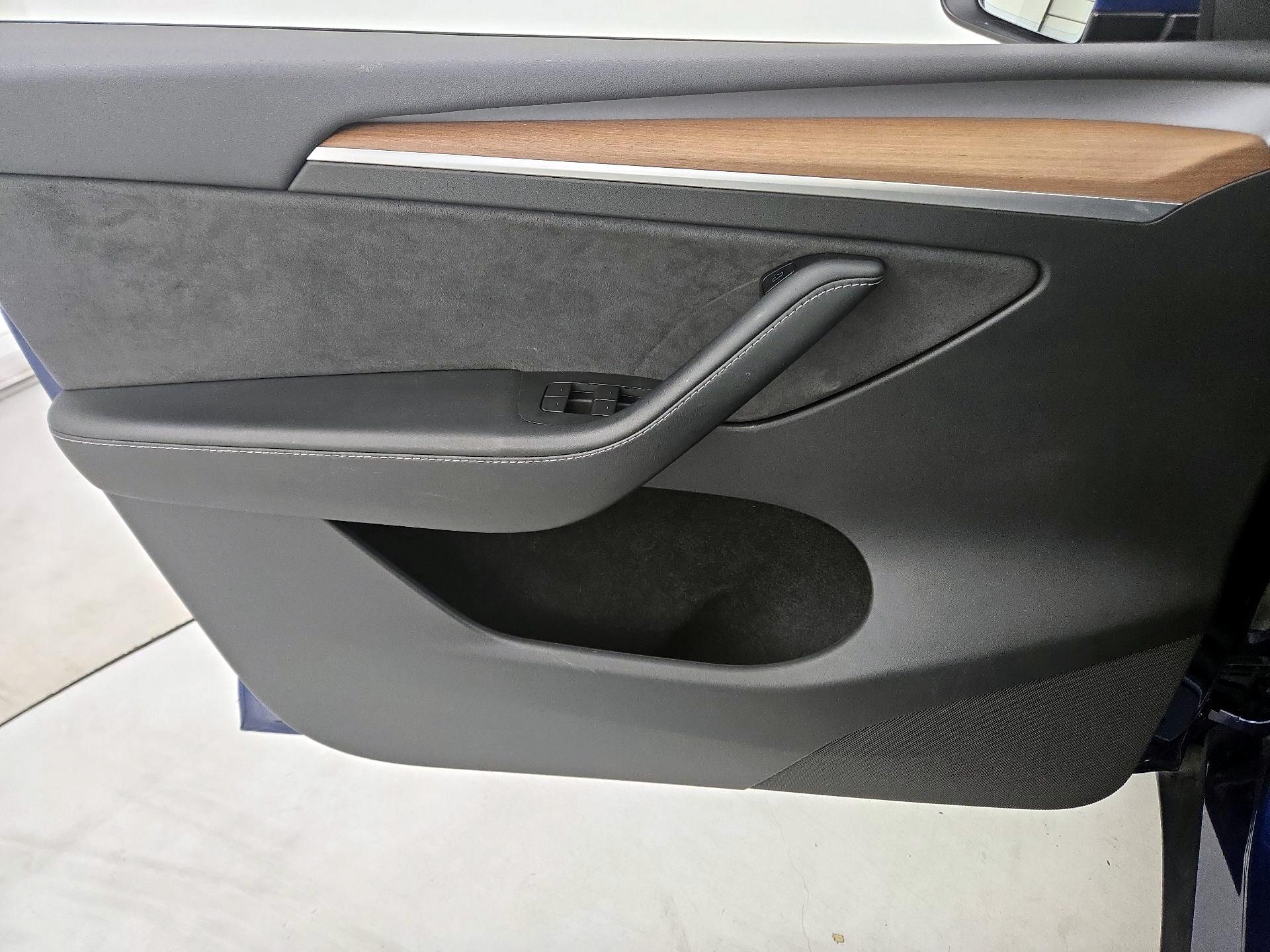 Thumbnail: 2023 Tesla Model Y - 12