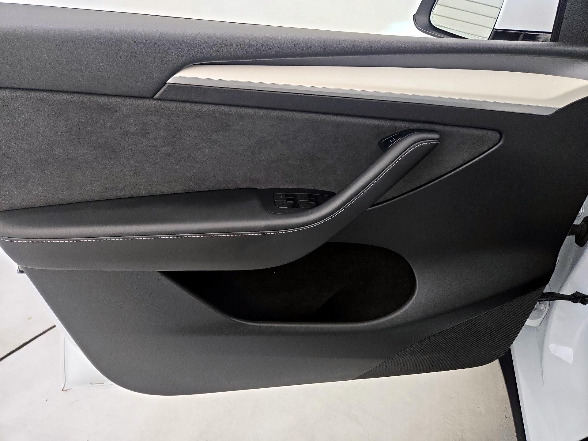 Thumbnail: 2023 Tesla Model Y - 12