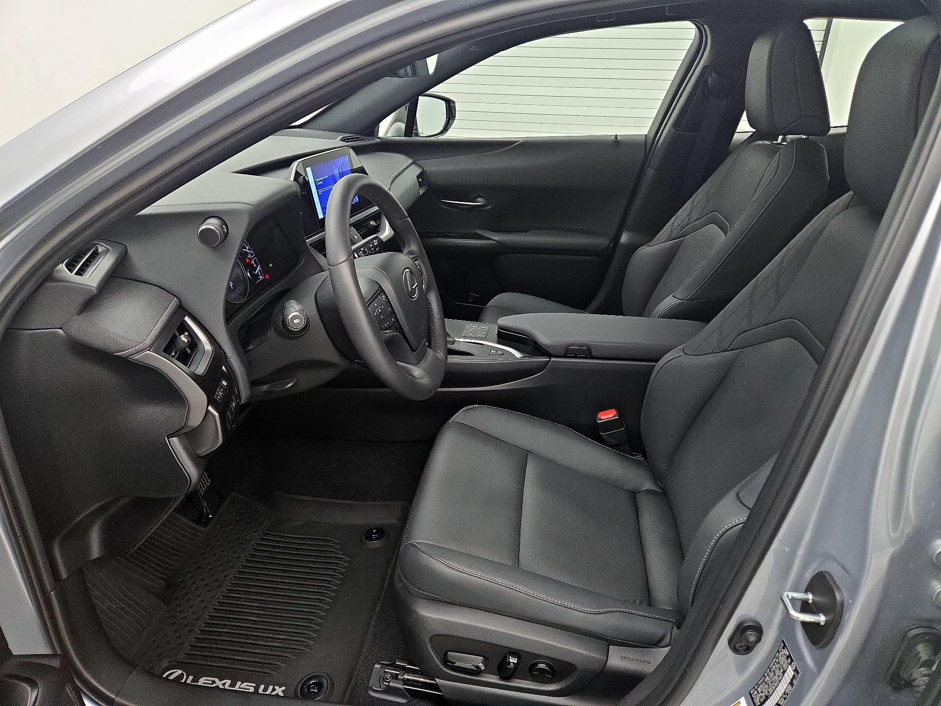 Thumbnail: 2024 Lexus UX - 11