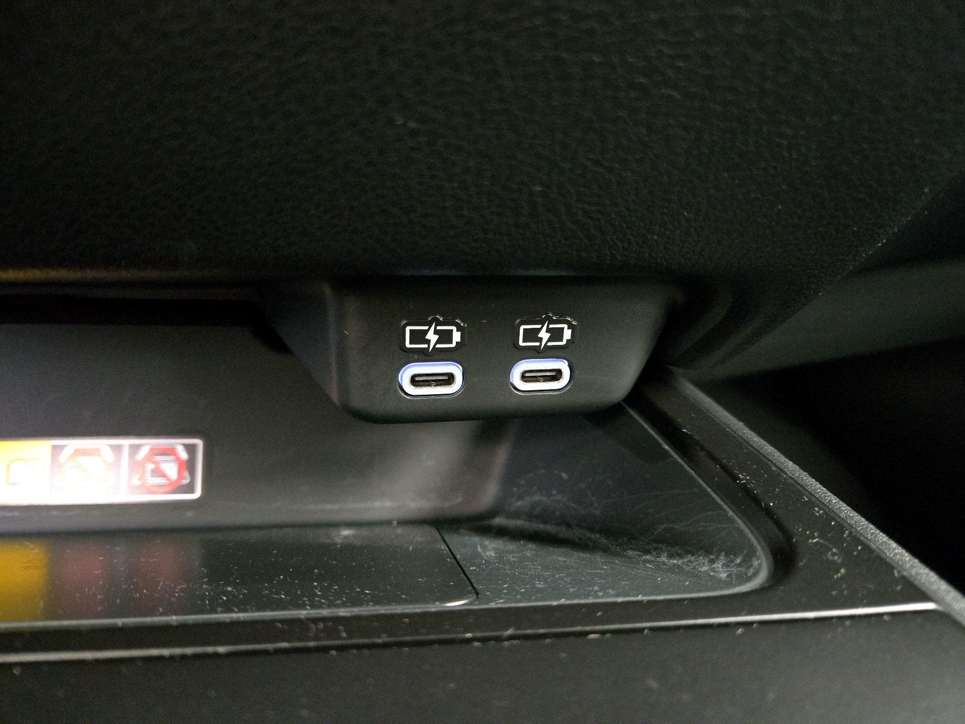 Thumbnail: 2024 Lexus UX - 18