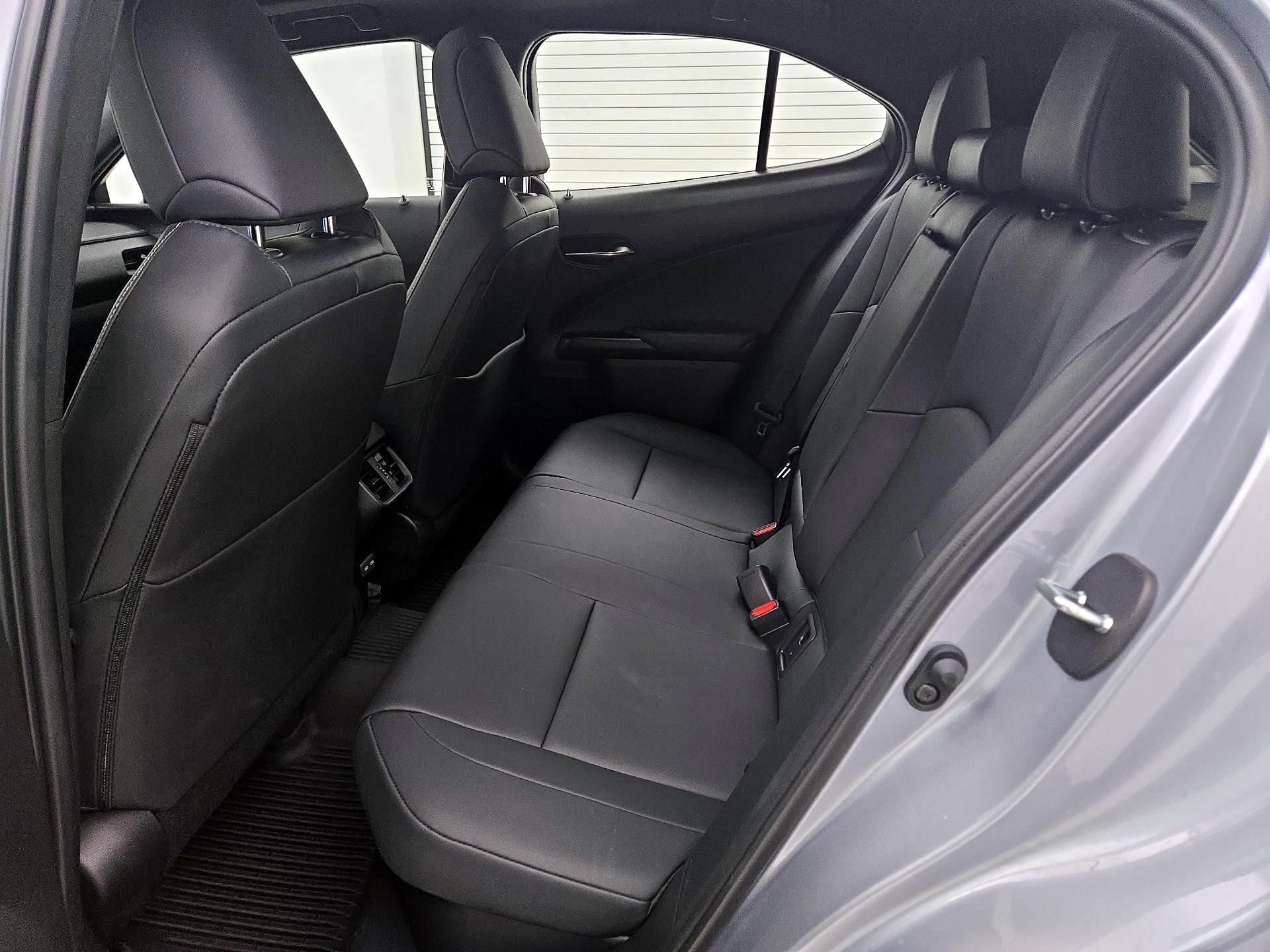 Thumbnail: 2024 Lexus UX - 20