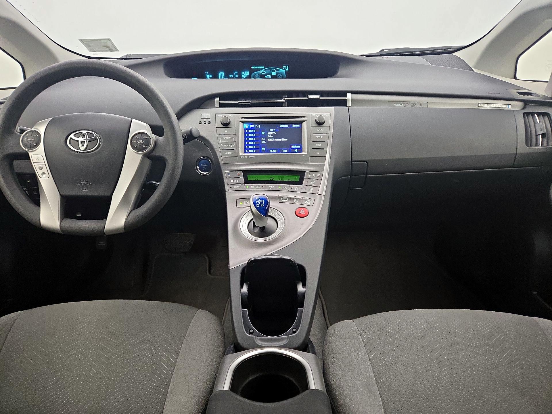 Thumbnail: 2014 Toyota Prius - 9